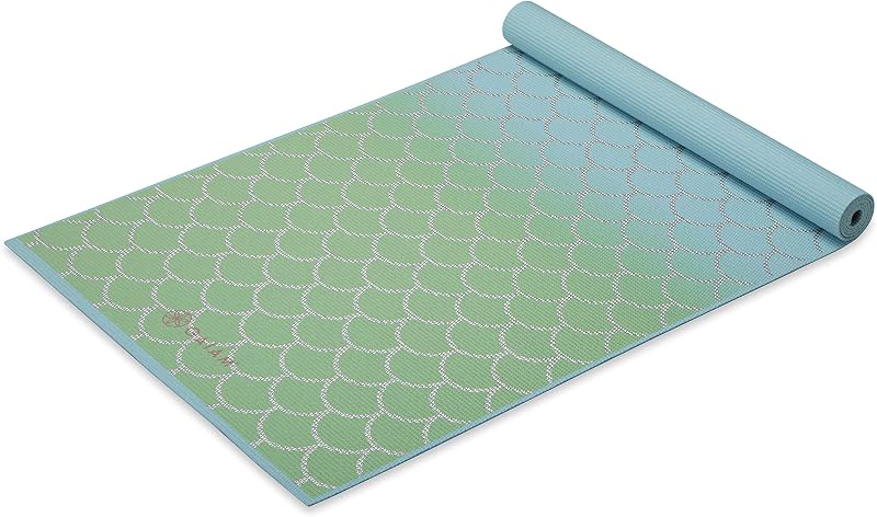Esterilla de yoga estampada para niños Gaiam, no tóxica, diseño divertido, 3 mm | Edades 5-8 | Superficie antideslizante texturizada | PVC sin 6P | 60 pulgadas de largo x 24 pulgadas de ancho | Clase de yoga para niños descargable