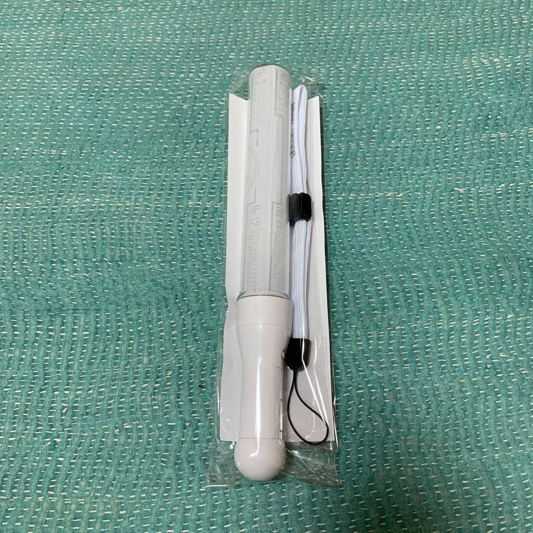 Amazon.co.jp: 超特急 23代目ペンライト 白 1V : 産業・研究開発用品 超特急 タカシ 初代ペンライト(白)