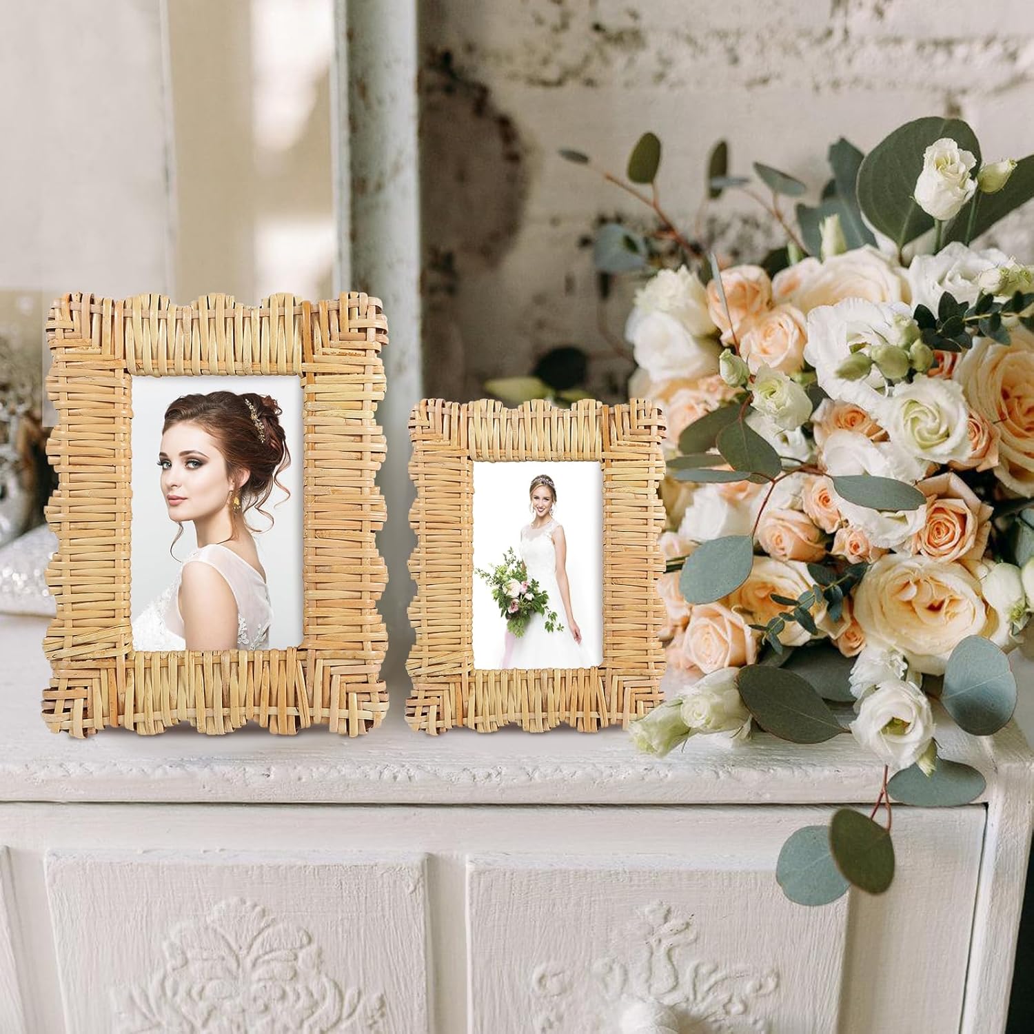 2 Pack Woven Rattan Picture Frame Set,4x6 & 5x7 Scalloped Picture Frame with Stand,Exquisite Handmade Wicker Photo Frame for Many Home Decor Style