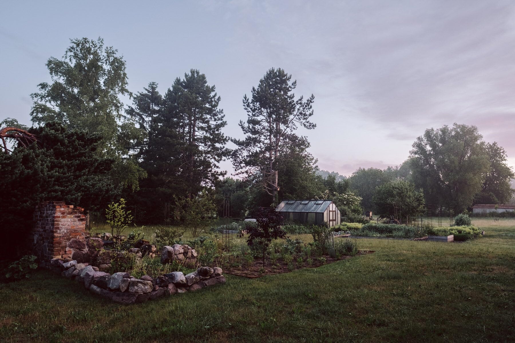 Zu den Wiesen: Vom naturnahen und artenreichen Gärtnern. Ein Gartenporträt. Das neue Buch zum Blog Krautkopf - Deutscher Gartenbuchpreis 2024