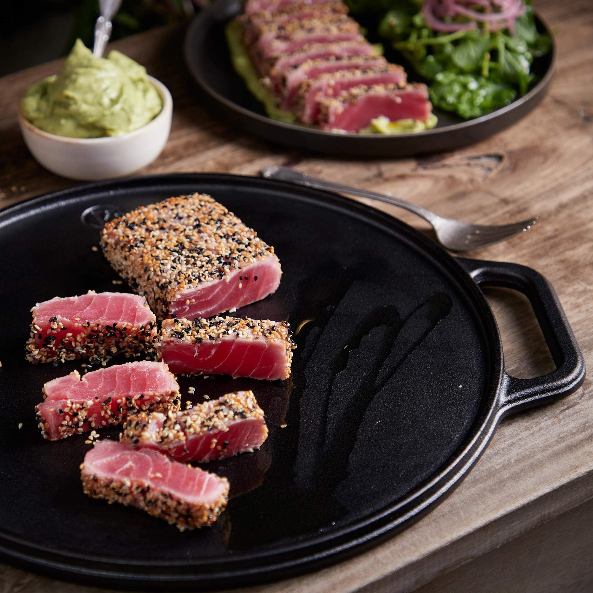 VICTORIA Grillplatte Emailliertes Gusseisen Grillpfanne 32cm Rund, Doppelseitig Verwendbar, für Feuer, Grill, Ofen, Vitrokeramik, Gas, Ohne Schadstoffe und PTFE