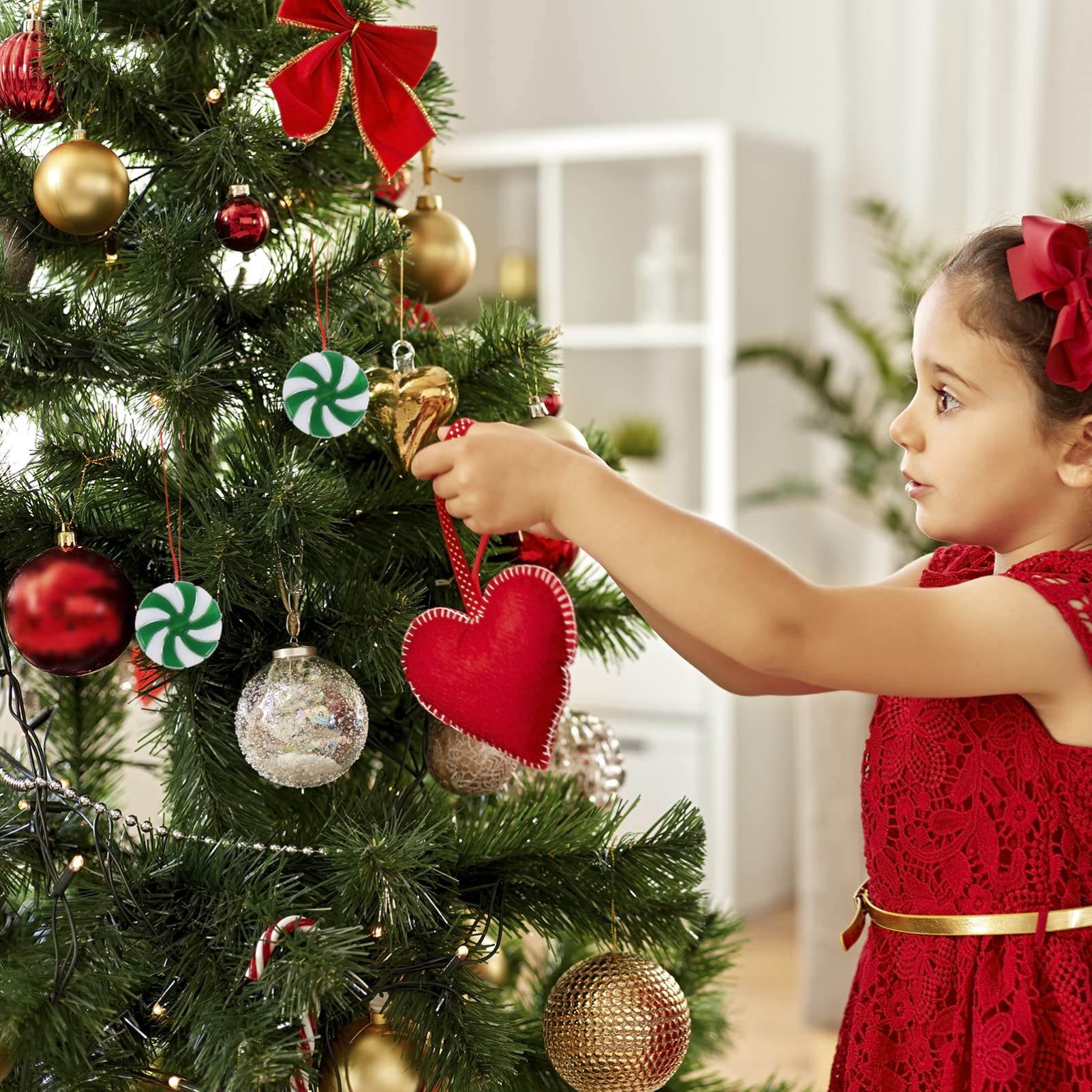 Kerst Snoep. Zuurstok. Snoepjes Voor Kinderen Voor Het Nieuwe Jaar. Traktaties Voor Gasten Op Het Feest 33724162