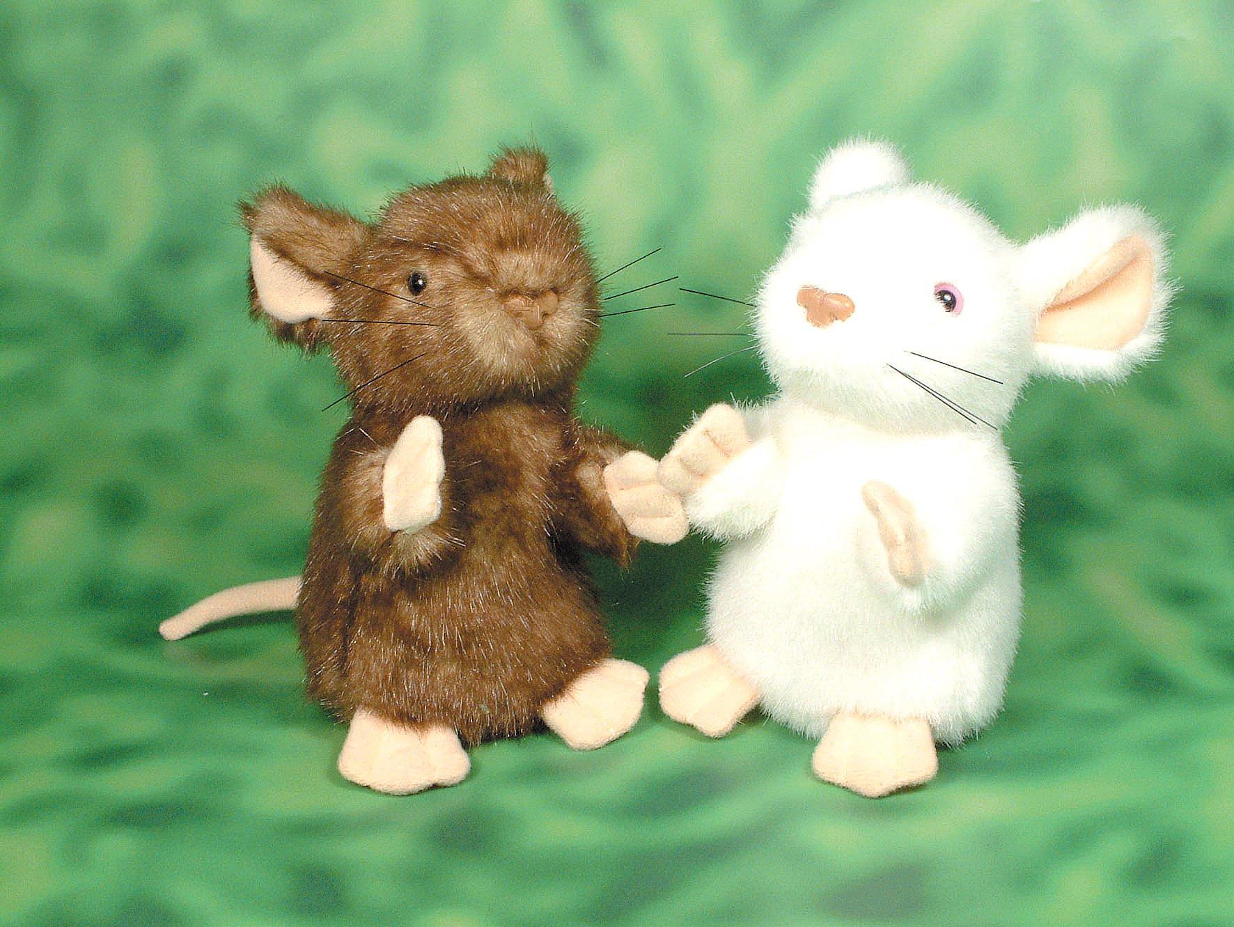 KeycraftLiving Nature Mouse Sitting Up (One Supplied)