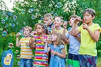 Vista 8 de Dreidel Company - Recambio de solución de burbujas, líquido no tóxico de 32 onzas para máquinas de burbujas, pistolas, varitas y juguetes