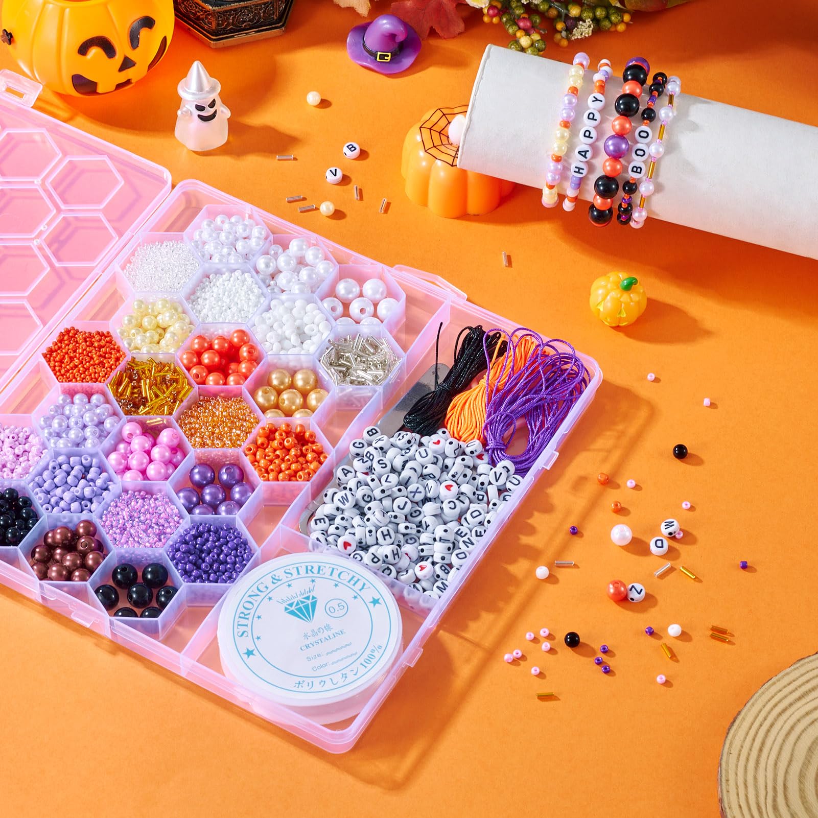 Boutigem Kit de fabricación de joyas de ABS y cuentas acrílicas de Halloween, 24 estilos de cuentas planas redondas de tubo de arroz con pinzas de tijera, cordón de cristal, decoración de Halloween