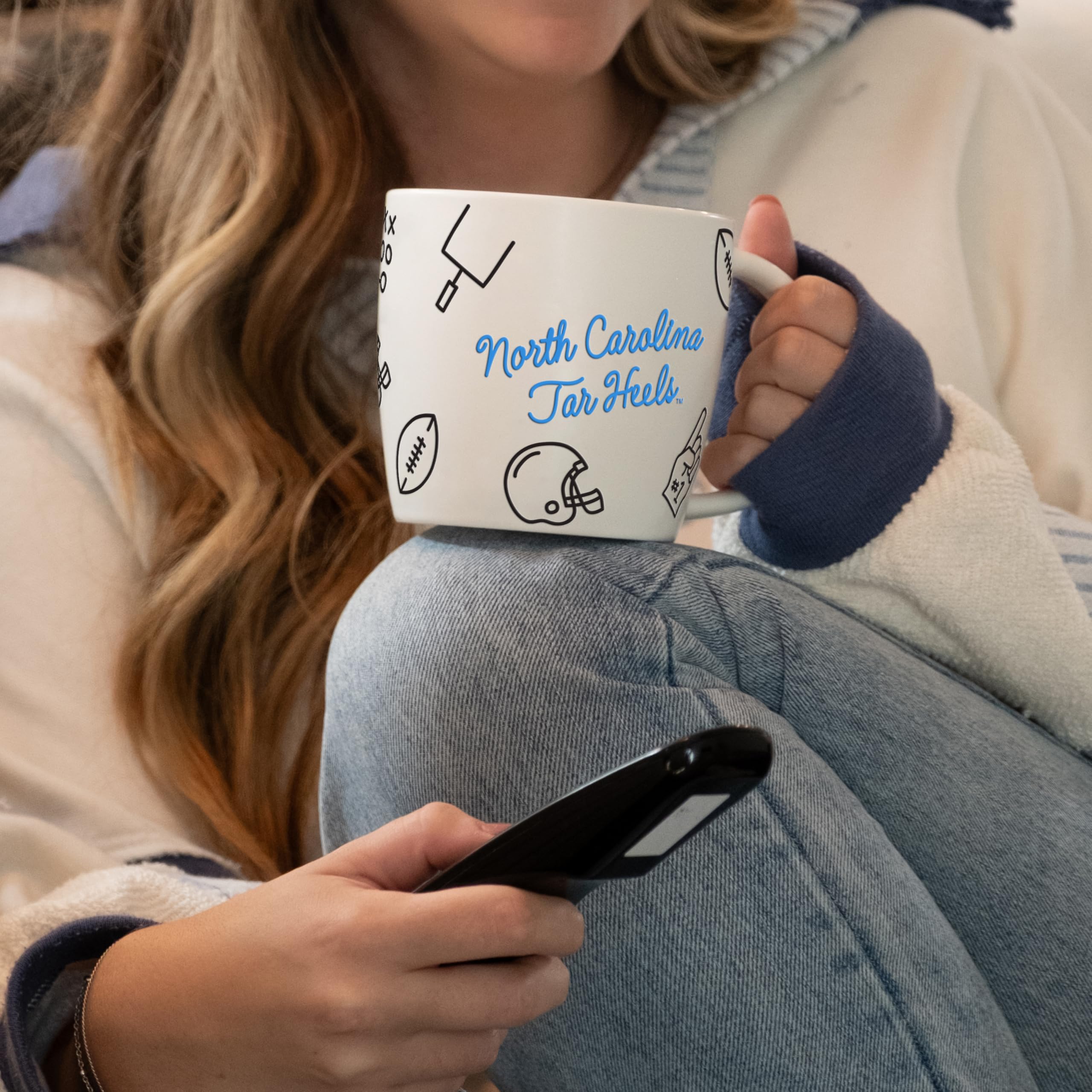 Logo Brands North Carolina Tar Heels - Taza Playmaker de 510.3 g