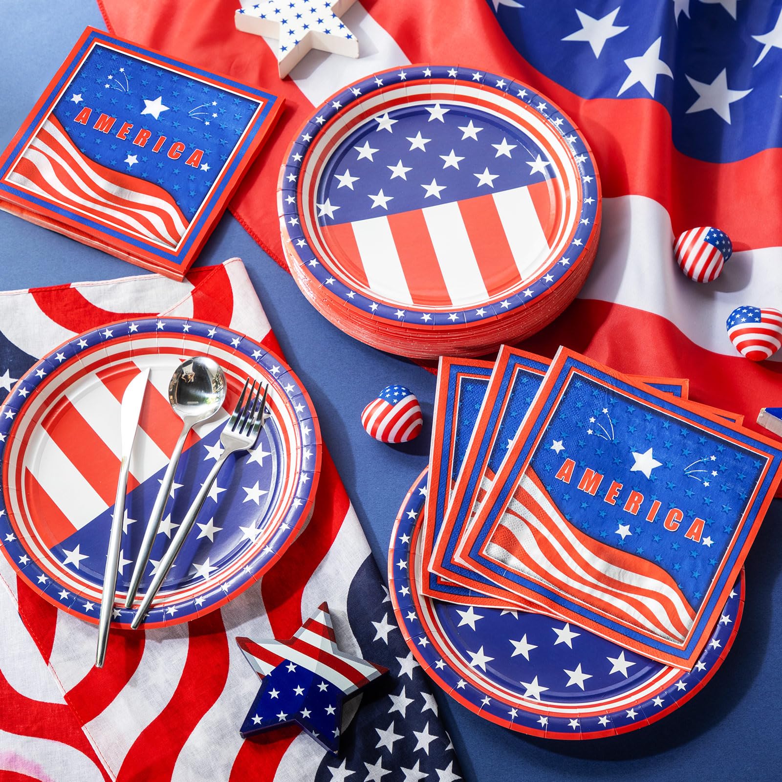Mumufy 100 piatti e tovaglioli patriottici con bandiera americana, forniture per feste del 4 luglio, piatti di carta usa e getta per festa dei veterani, decorazione per il giorno dell'indipendenza