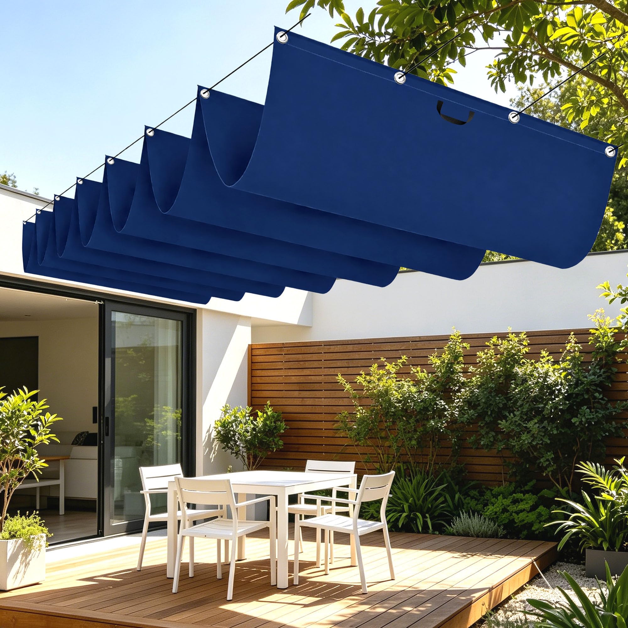 Toile d'ombrage rétractable pour aménager un coin repas ombragé sur la terrasse
