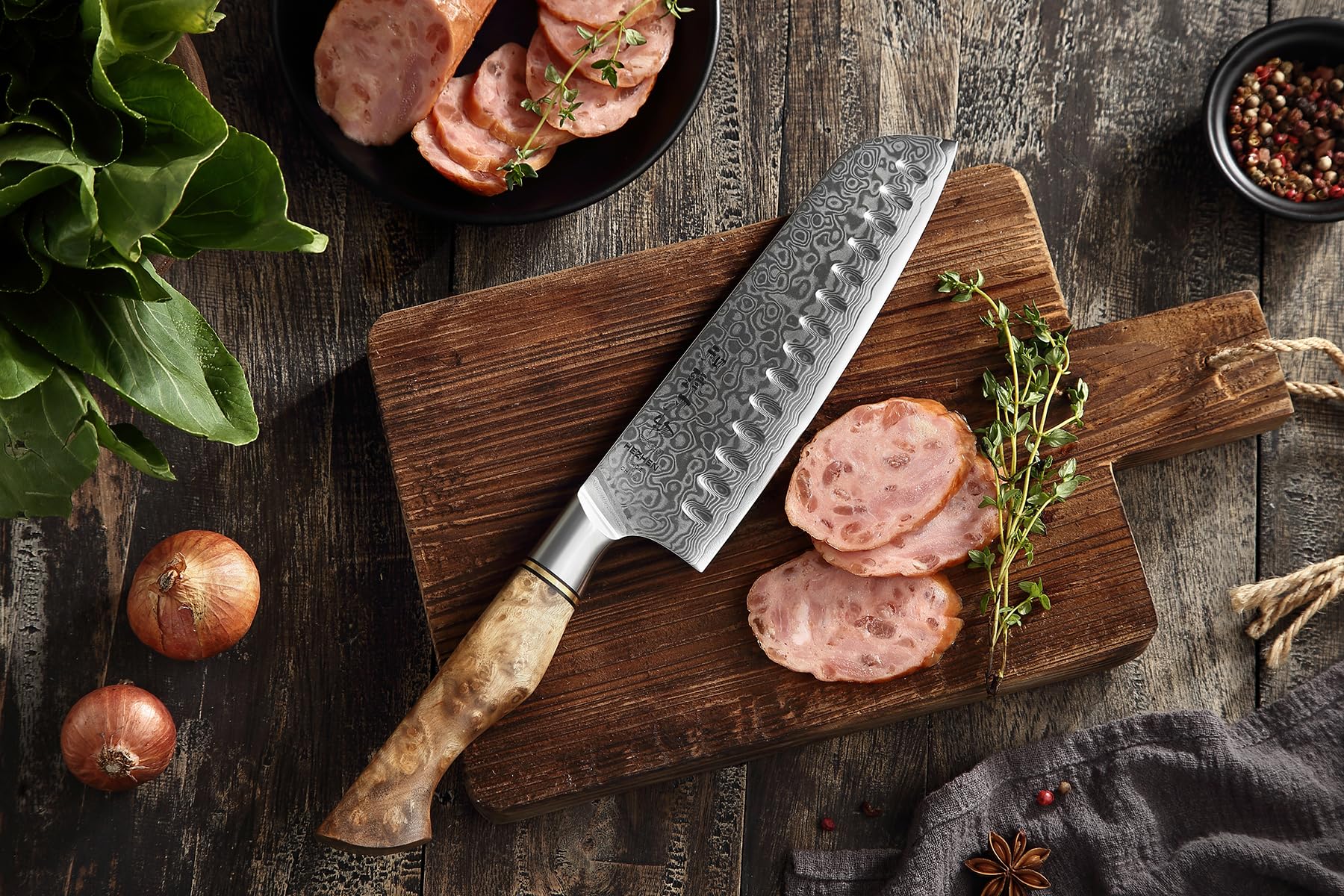 HEZHEN Nóż Santoku, Nóż Szefa Kuchni ze Stali Damasceńskiej, Azjatycki Nóż Kuchenny w Stylu Japońskim,Rękojeść z Drewna Sycamore