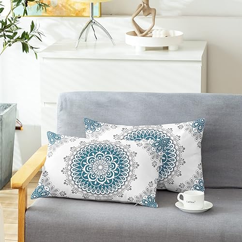 Miniatura 2 de CaliTime Fundas de Almohadas Decorativas Paquete de 2 Cómodo Vellón Mandala Dalia Floral Medallón Estilo Brújula Fundas de Cojines para Sofá Cama