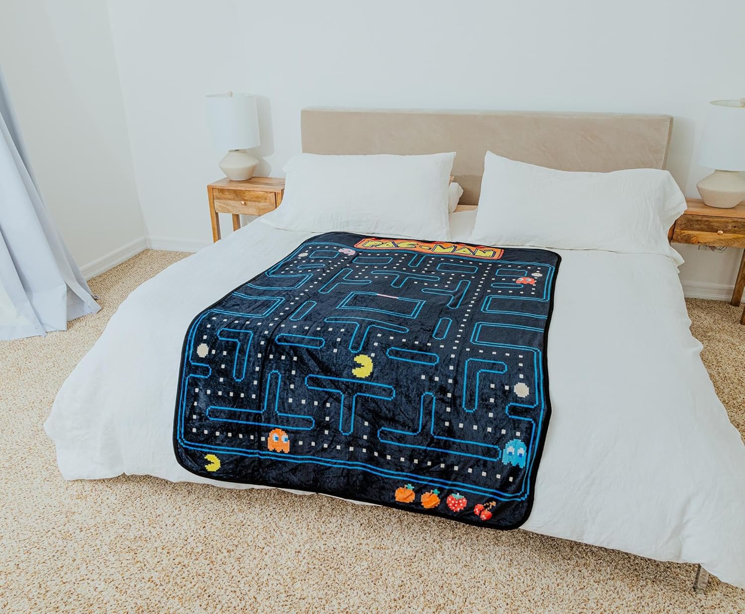 Toynk PAC-MAN Classic Maze 45 x 60 Inch Throw Blanket