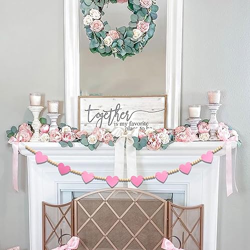 Miniatura 10 de Guirnalda de corazones de fieltro rosa y cuentas de madera para el día de San Valentín, pancarta de manto de granja, colgante de pared neutro,