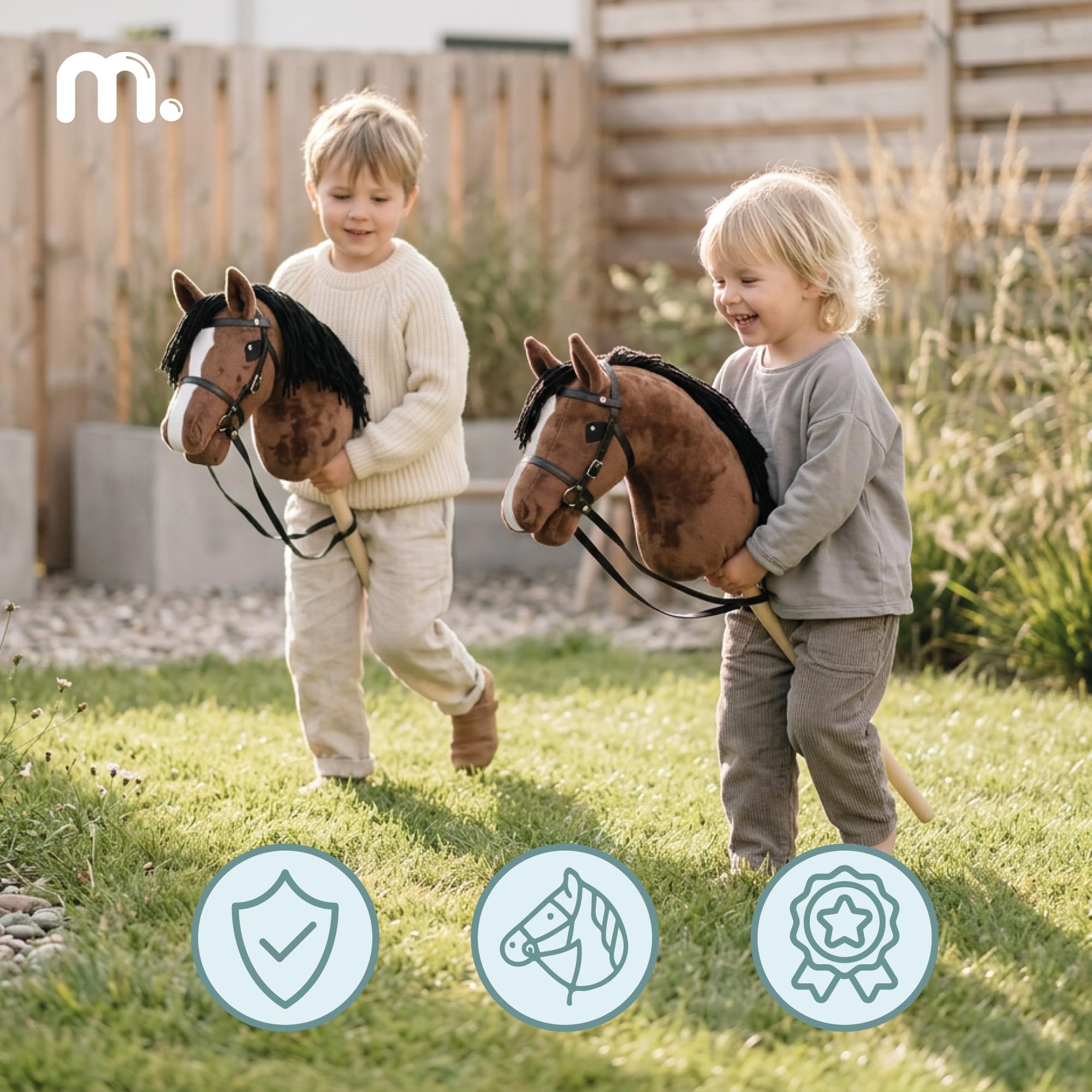 mamabrum Hobby Horse Braun Steckenpferd Kinder 68 cm | Steckenpferd mit Holzstab, verstellbarem Zaumzeug, abnehmbaren Zügeln und langer Mähne für Rollenspiele.