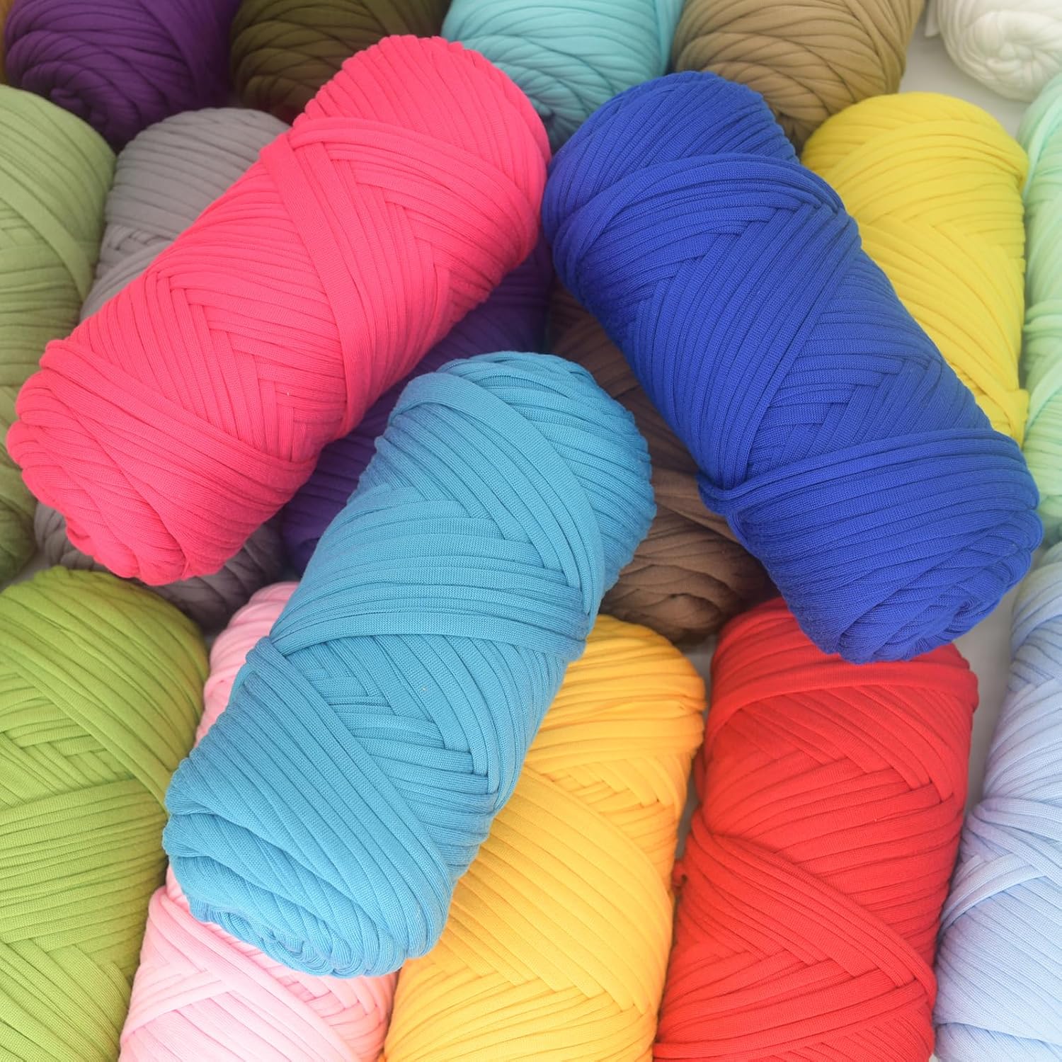 2 Pack Tshirt Yarn for Crocheting,Hot Pink T Shirt Chunky Elastic Fabric Thick T-Shirt Crochet Yarn for Beginners Crocheting Hand Knitting Bag/Basket/Coasters/DIY Crafts/Home Decor 2 * 200G(Hot Pink