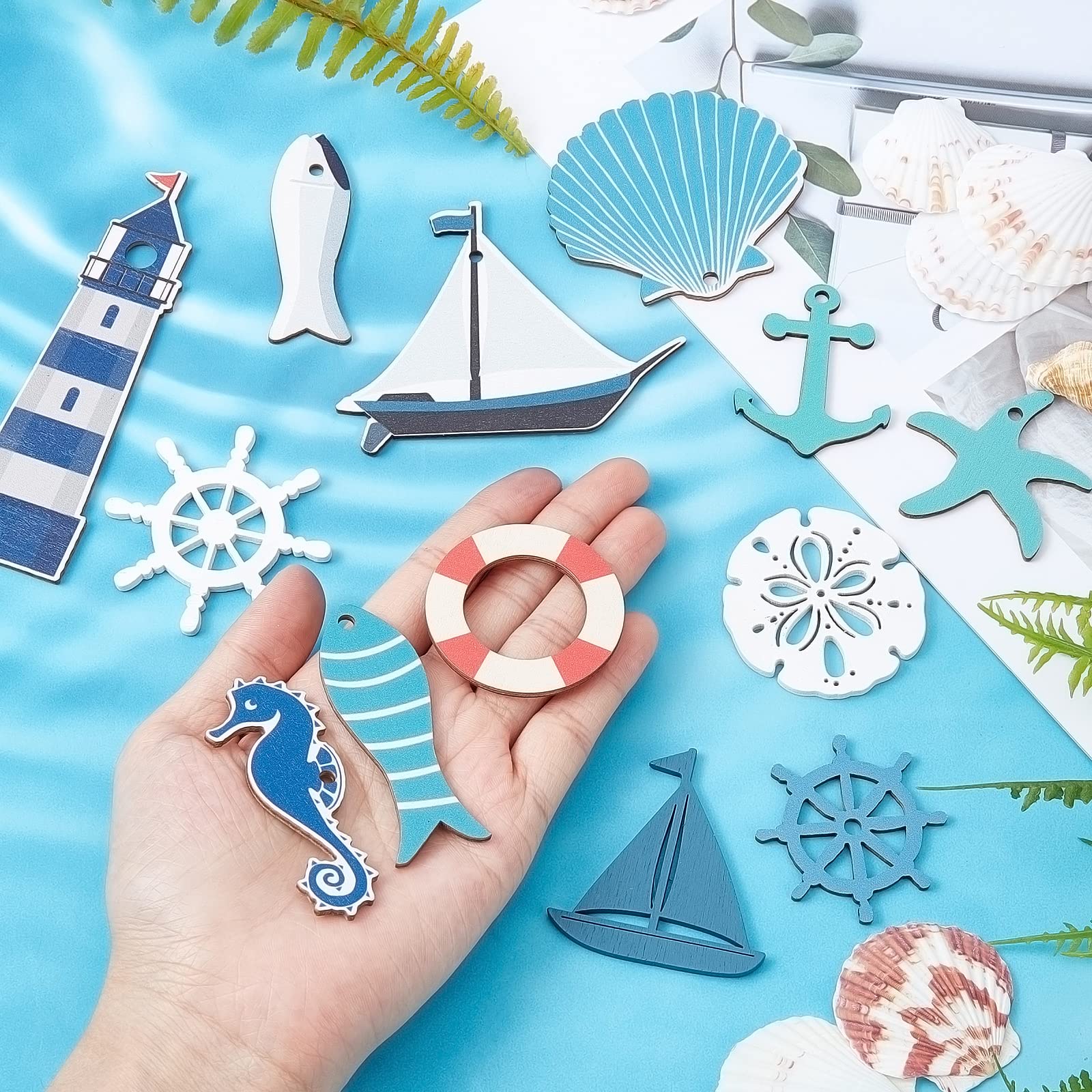 GORGECRAFT 4pz Decorazione da Parete in Legno A Forma di Pesce Blu in Legno Naturale Estate Mare Spiaggia Oceano Sculture Animali Vintage Nautico Costiero da Appendere con Adesivo Arte Lago Casa