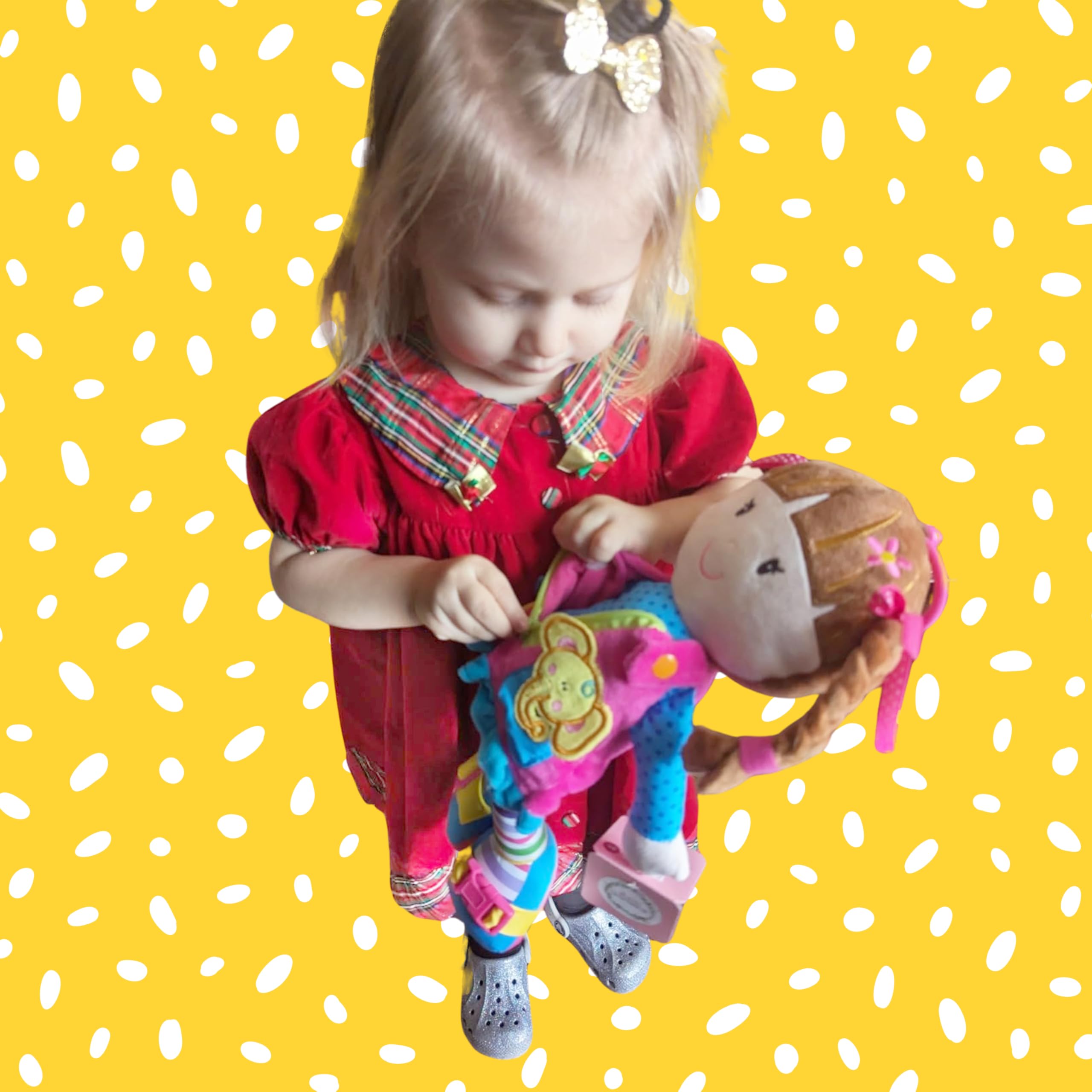 Dressy Friends Belle - Muñeca de peluche educativa para niños y niños pequeños de 18 meses en adelante - Juguete suave con hebilla Montessori de 40 cm
