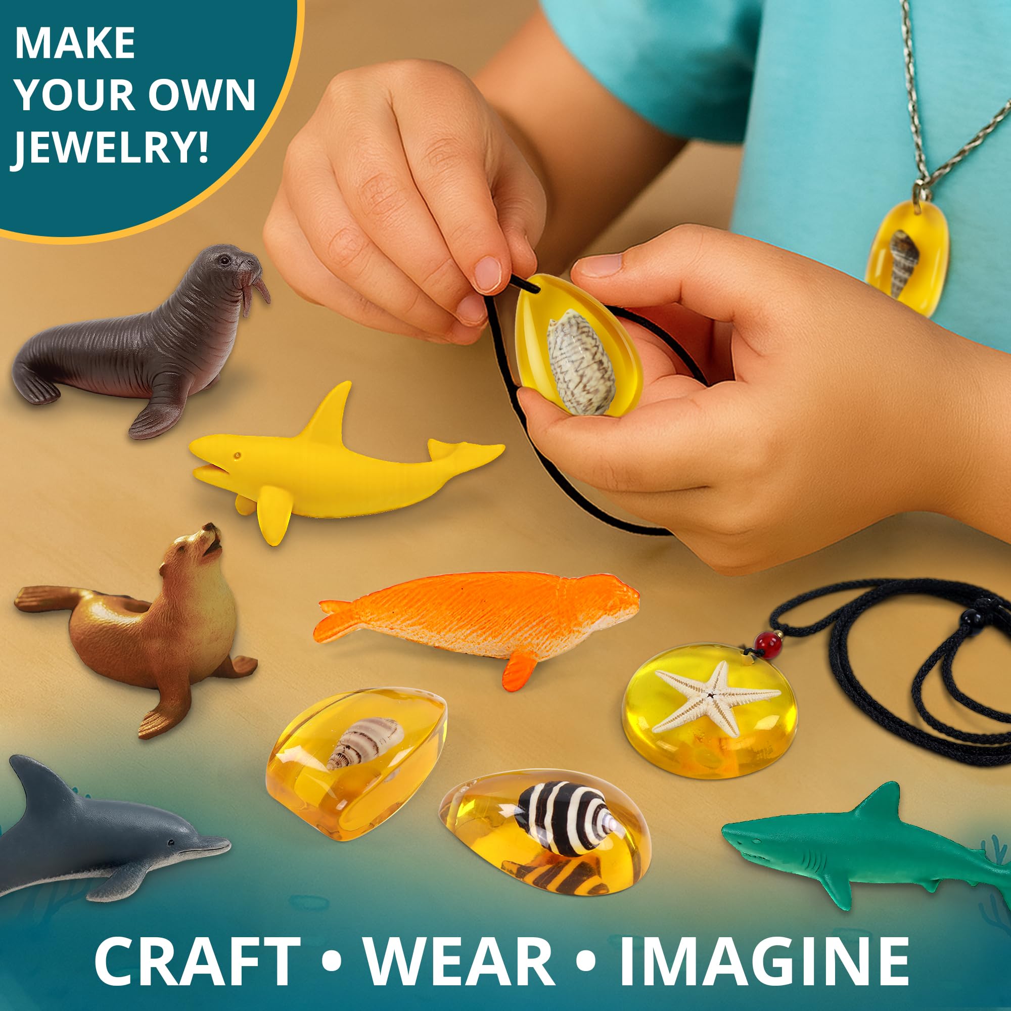 PIBEX Under-The-Sea Dig Kit – Graben und entdecken Sie 18 echte Muschelfossilien, Bernsteinschmuck und Meerestierkreaturen, Ozean-Halskette und STEM-Ausgrabungsaktivitätsspielzeug für Kinder ab 6