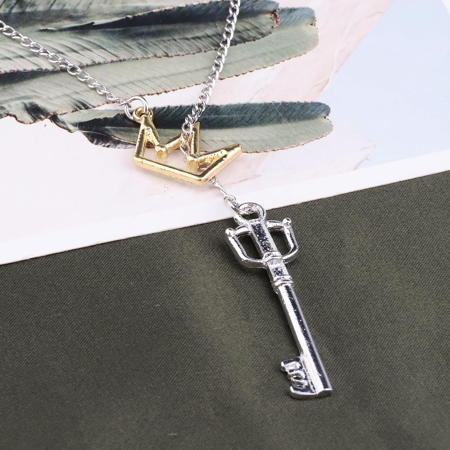 KEYCHIN Anime Sora's Key & Crown Adjustable Y-Necklace Sora Cosplay Fans Gift Hollow Key Pendant Jewelry image 3