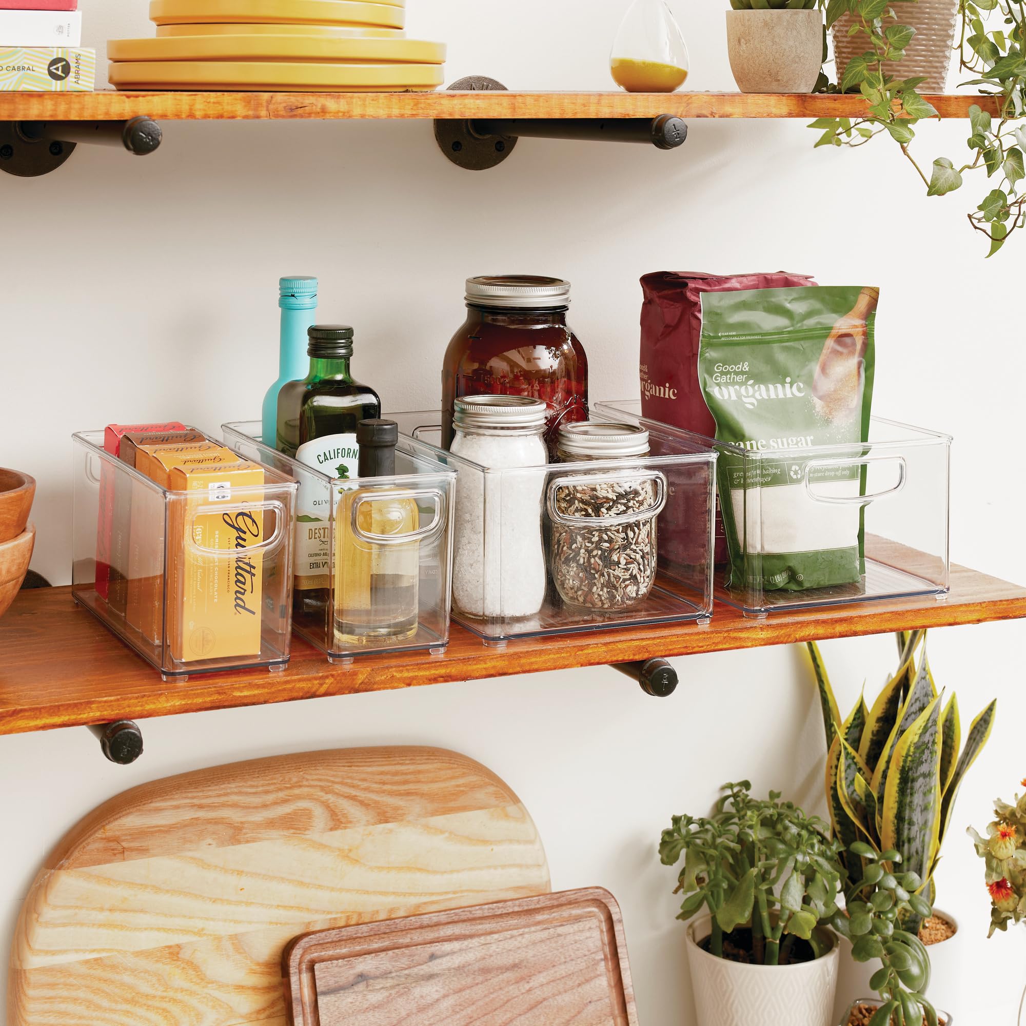 iDesign Juego de 4 organizadores de plástico reciclado al 50% para organizar la despensa y el armario, fabricados en USA; Juego de 4 contenedores en 2 tamaños, transparente
