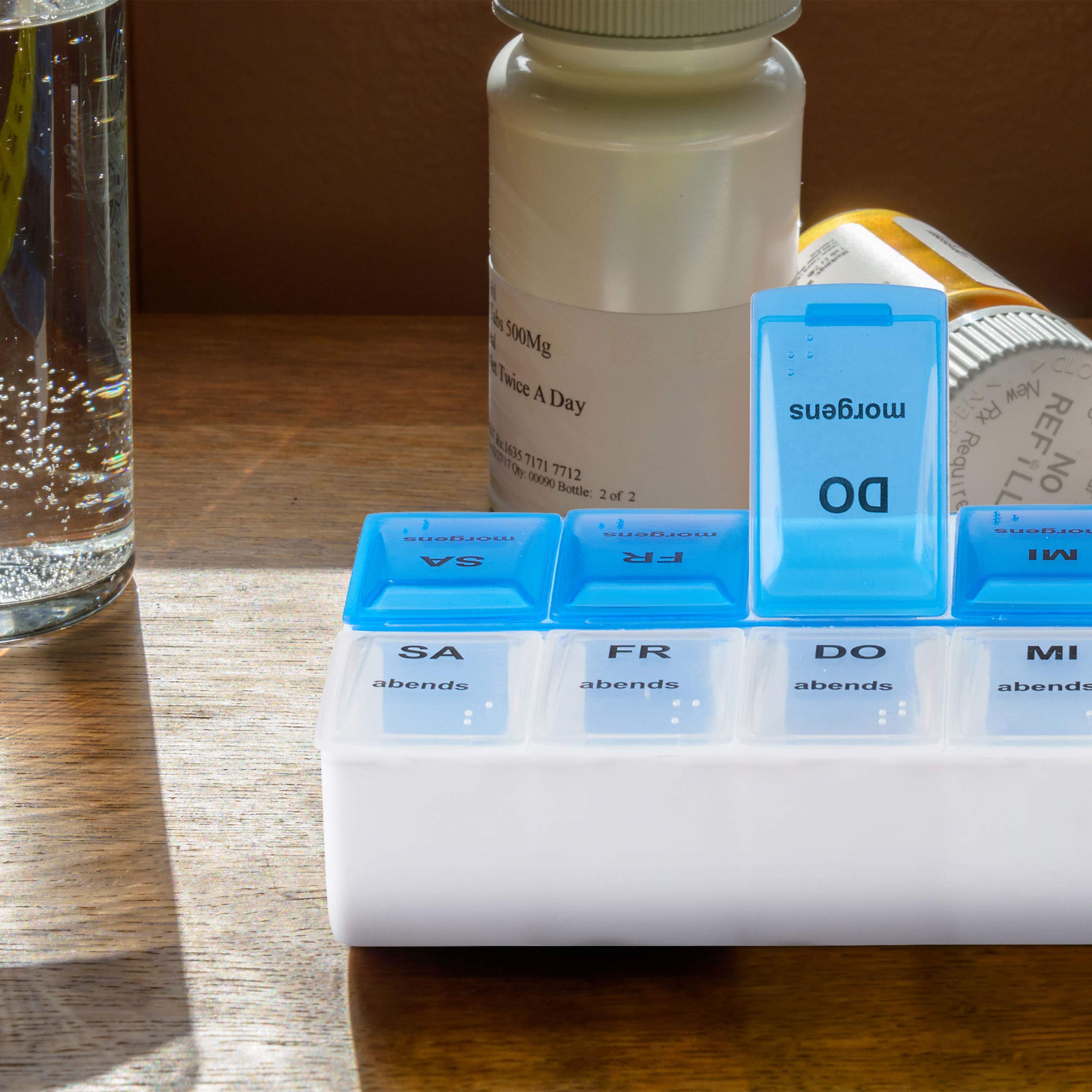 Relaxdays Pilulier 7 Jours, Lot de 10, 2 Compartiments par pilulier, boîte médicaments semainier Matin Soir comprimés, Blanc Bleu | Pilulier hebdomadaire pour la maison et les déplacements