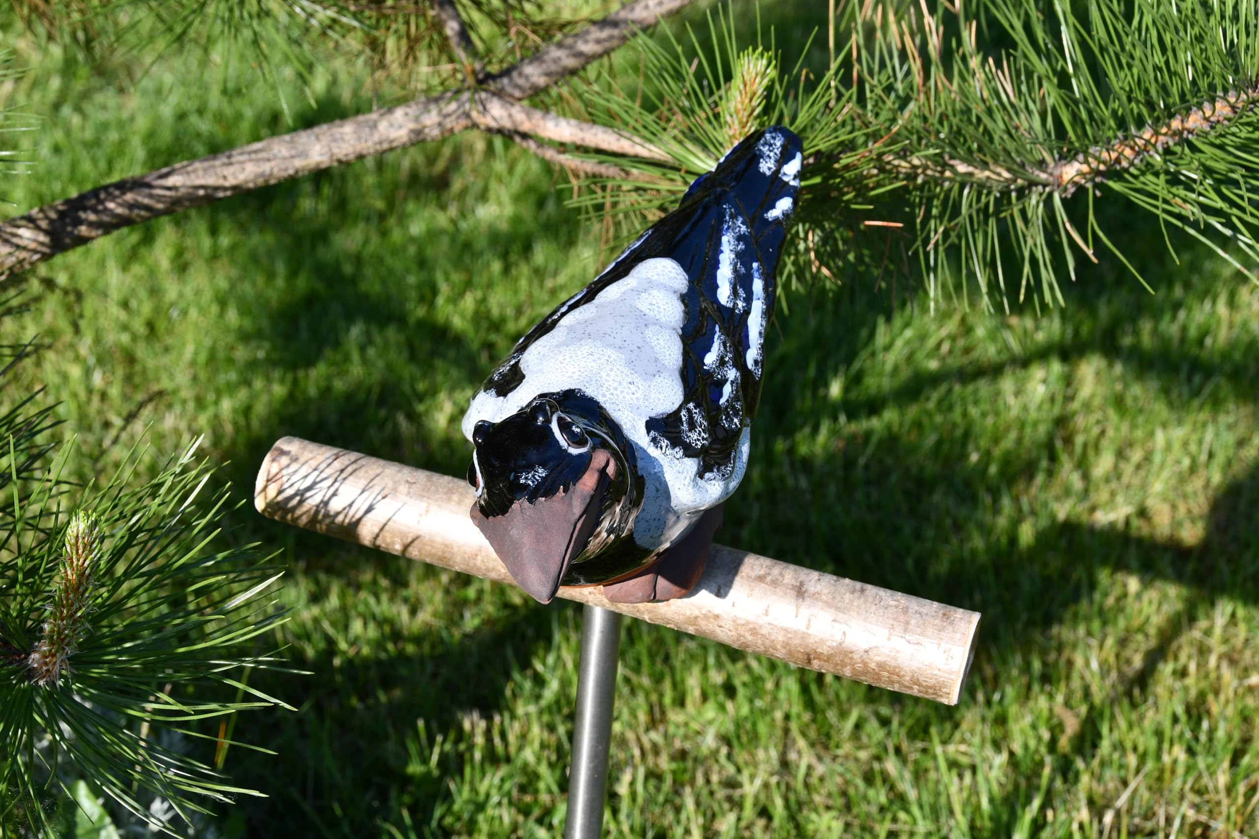 Gartenstecker Keramik Handgefertigt - Gartendeko für Draußen Wetterfest - Garten Deko Keramik - Gartenfiguren & Gartenstatuen - Krähe