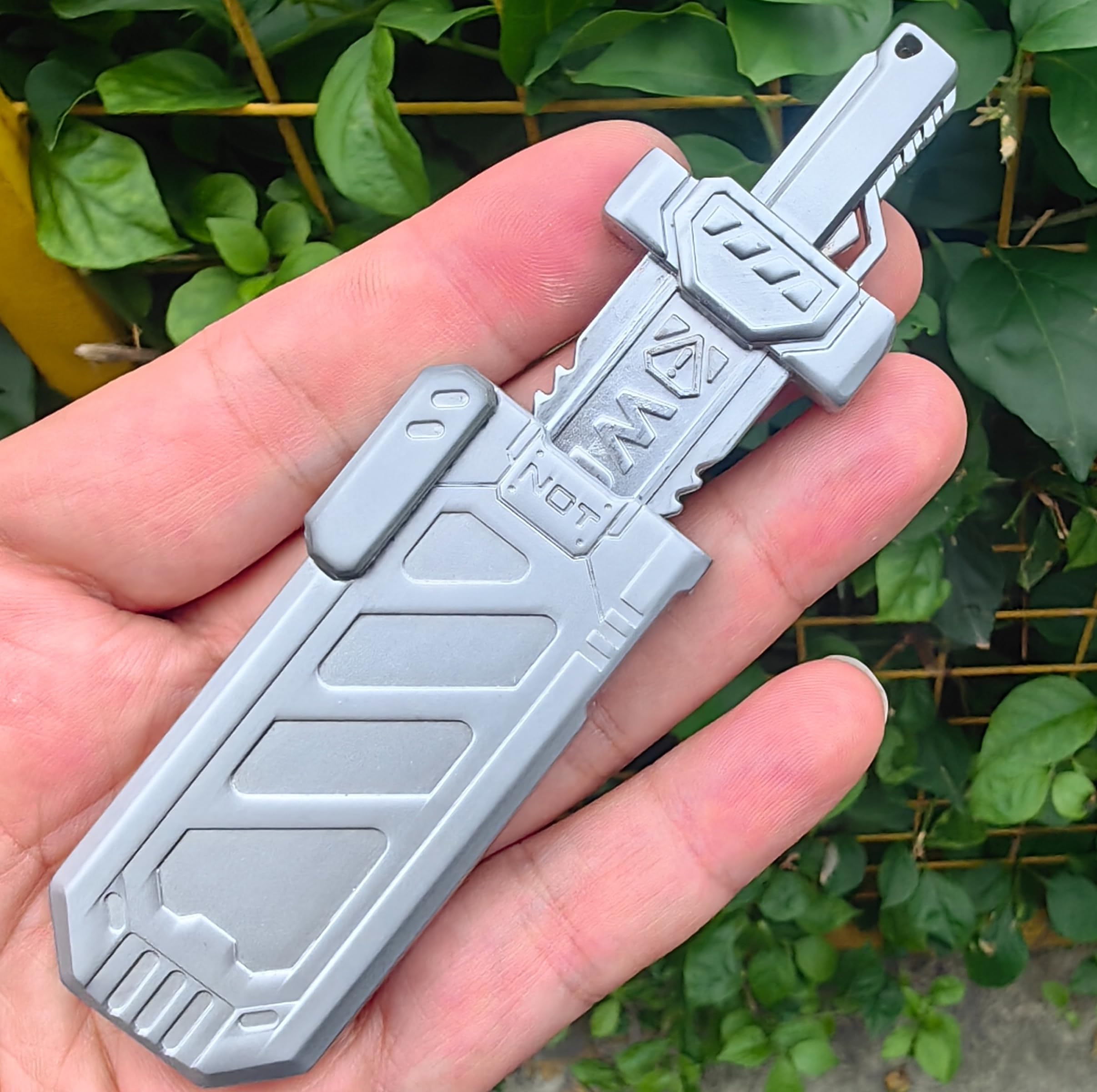 T-Conceal Speziell für Erwachsene ausgelegt, EDC-Zappel-Slider-Druckrelief-Spielzeug aus Metall, mechanischer Pressekonstruktion, schwertförmiges Erscheinungsbild, lindern effektiv Spannung. (Silber)
