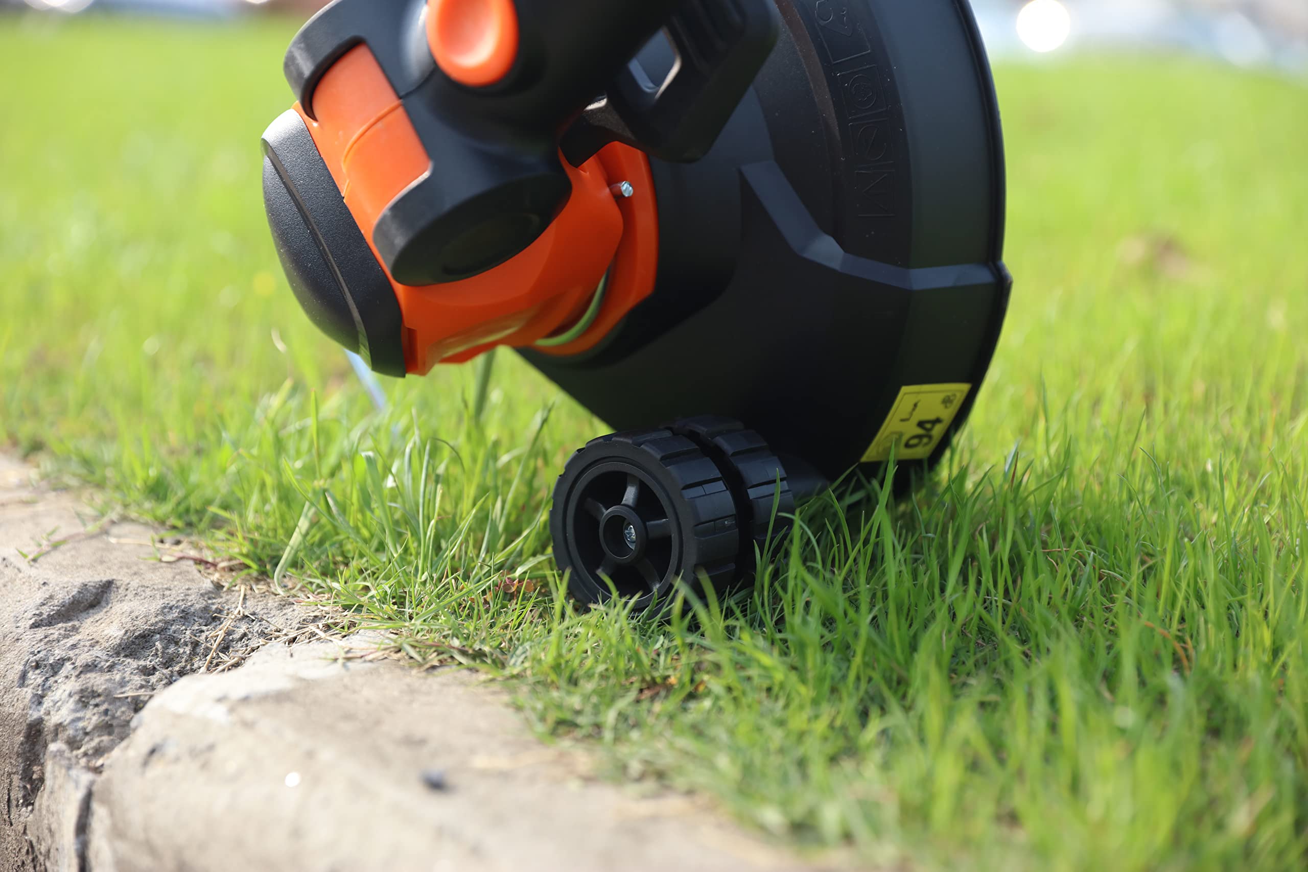 Yard Force Desbrozadora eléctrica ET U25, Potencia del Motor de 350 W, Ancho de Corte de 25 cm, Cabezal Ajustable, Mango telescópico y alimentación automática de Hilos