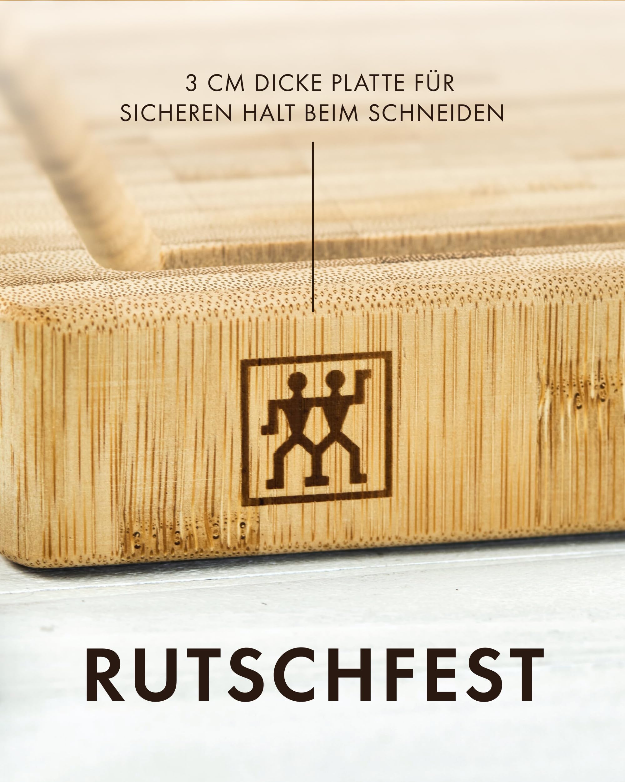 ZWILLING Schneidbrett mit Saftrille, Massives Bambus-Holz, Beidseitig Nutzbar, 36 x 25,5 x 3 cm, Braun