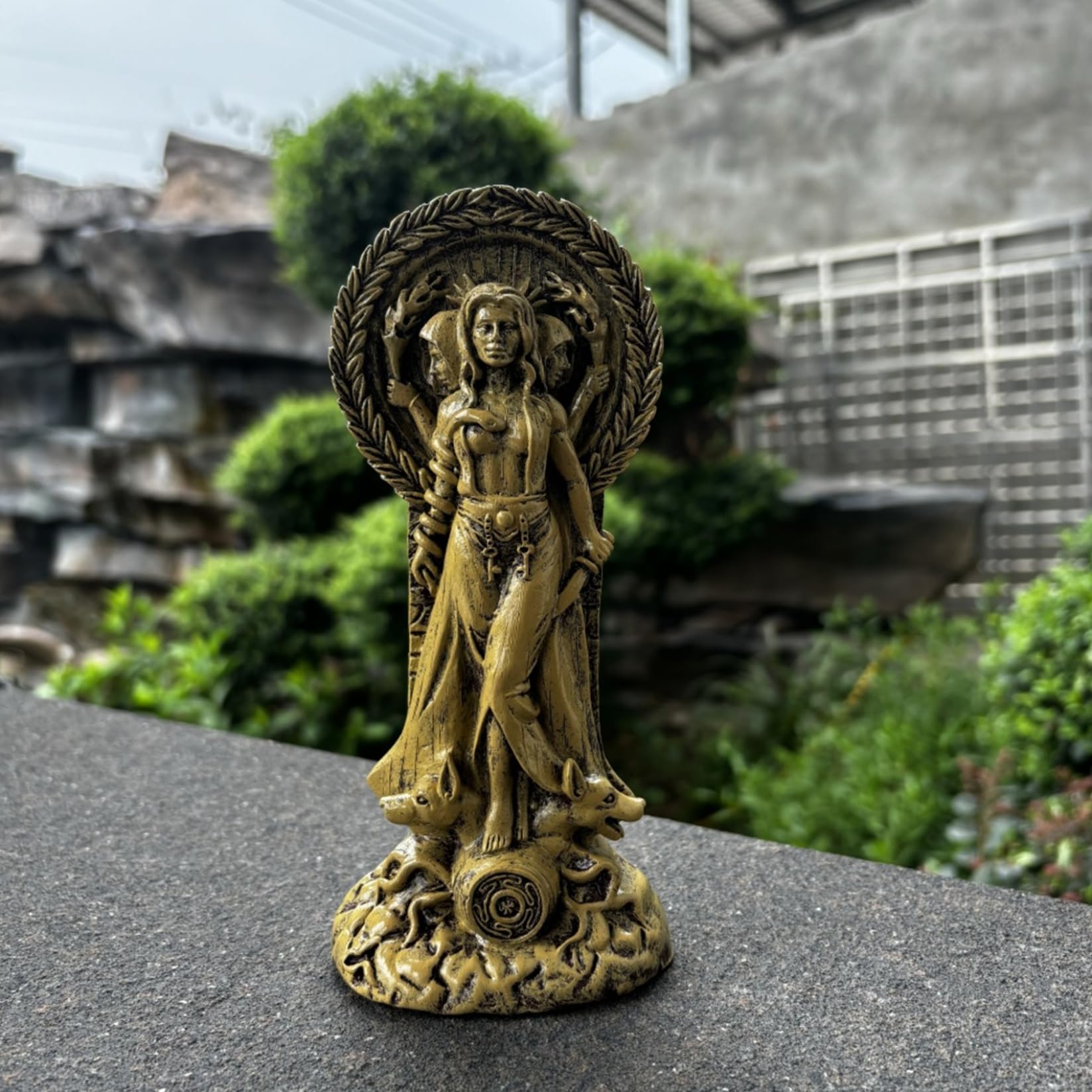 Latemeia Hecate Statue 7x3 Inch Resin Hekate Statue Witchcraft Altar Craft Creative Desktop Decorations, Hecate, Hekate Statues