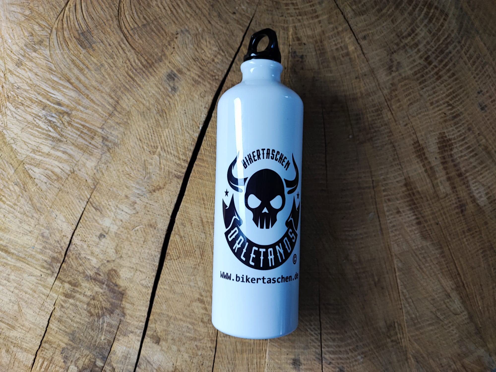 Benzinflasche Aluminium 800ml weiß mit Skull kompatibel mit Harley Davidson Schwingentaschen Seitentasche Satteltaschen Sportster Softail Rocker Biker Alu Flasch