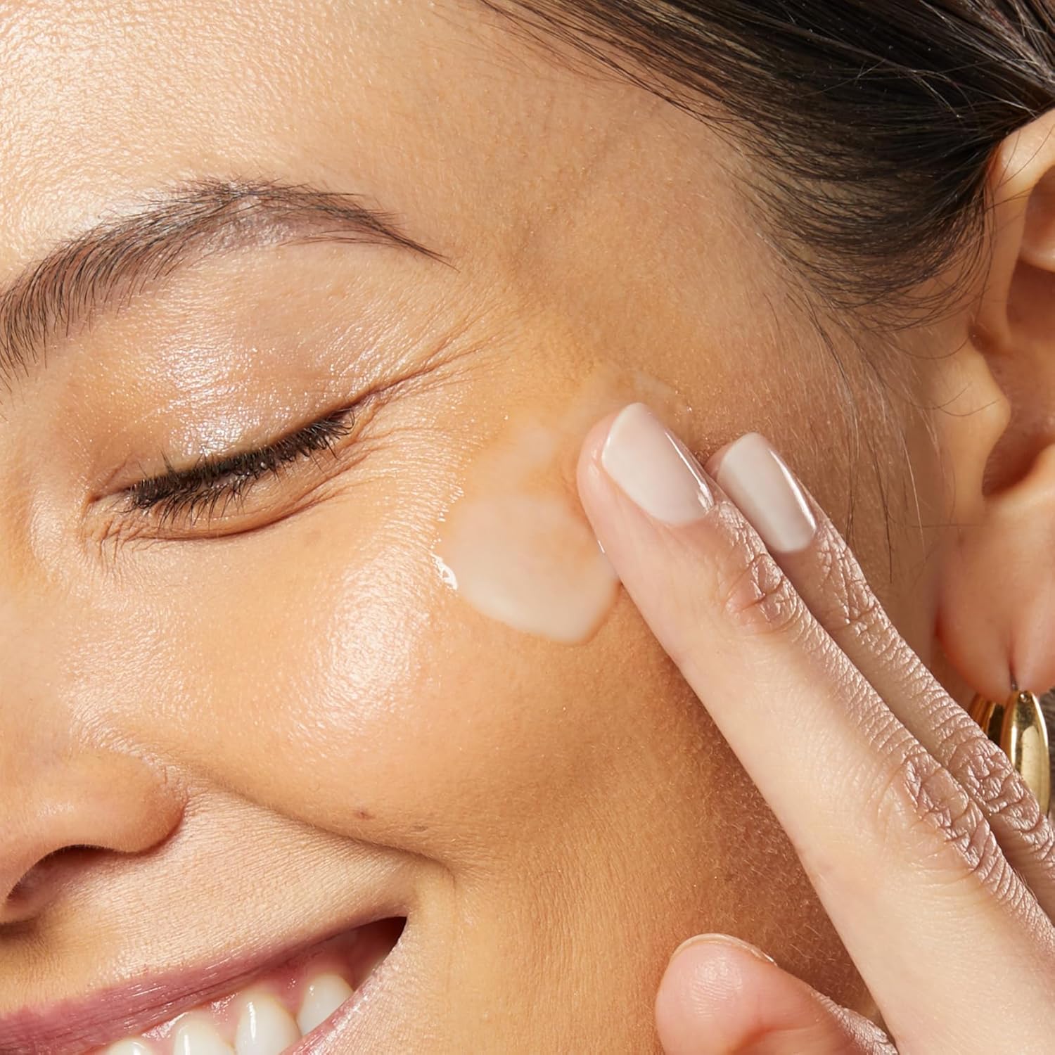 The Overachiever Hyaluronic Acid + Retinol Firming Serum – Nighttime Anti-Aging & Hydrating Formula - Image 7