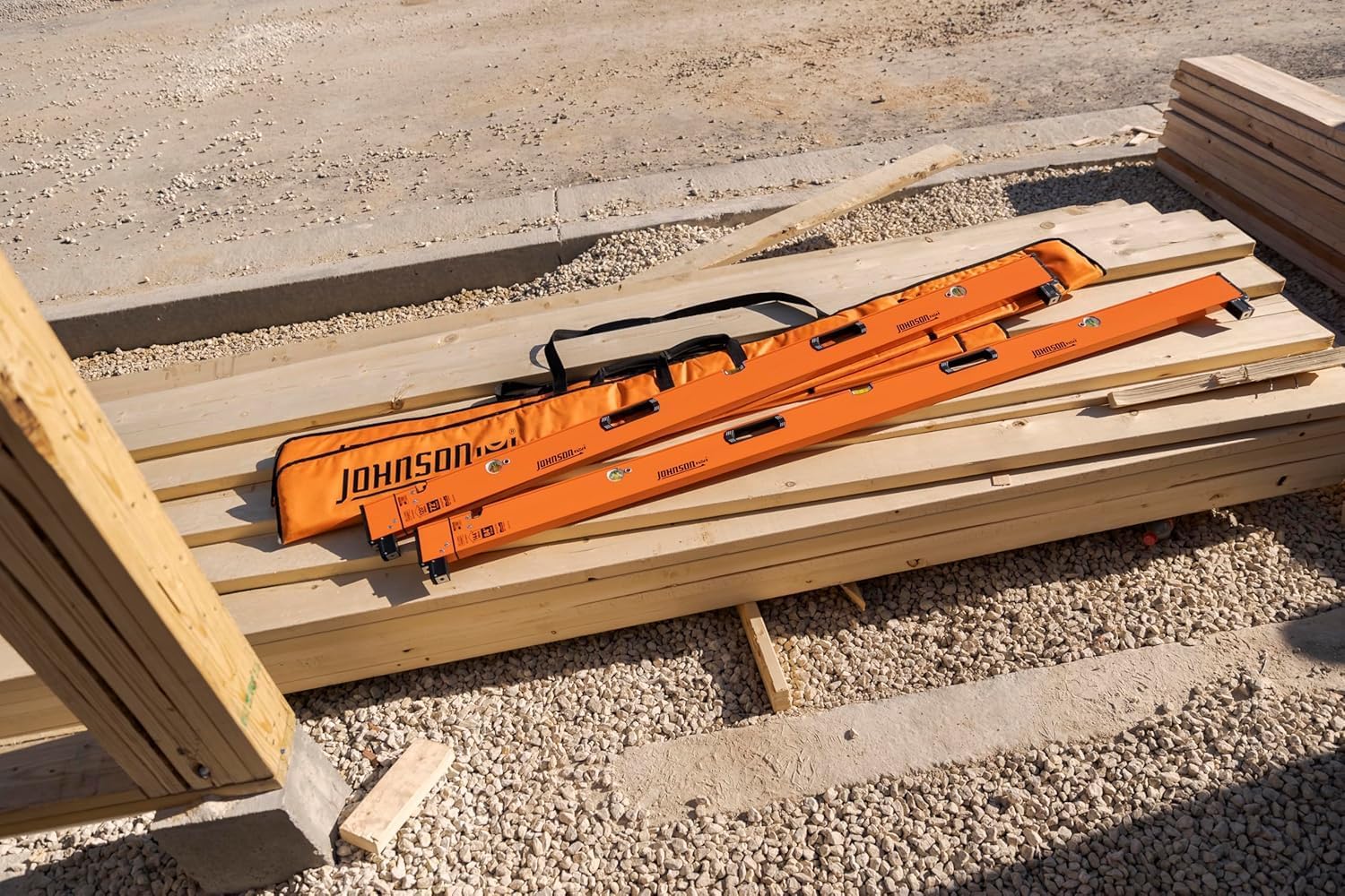 Johnson Level & Tool 5800-0712P 7FT - 12FT Exendable Plate Level, Triple-Secured Mounting