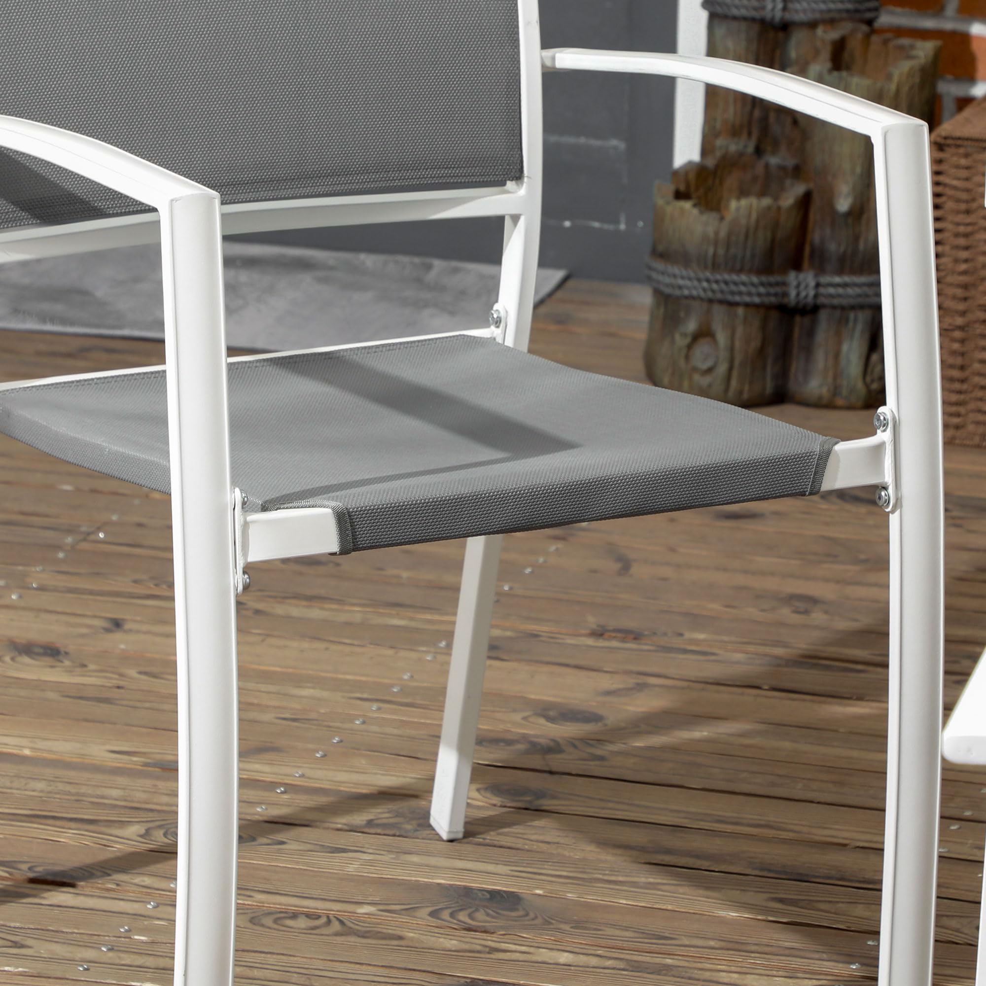 Outsunny Conjunto de Comedor de Exterior Juego de Comedor de Jardín de 7 Piezas con 6 Sillas Apilables y 1 Mesa Rectangular Estilo Moderno para Patio Terraza Blanco y Gris