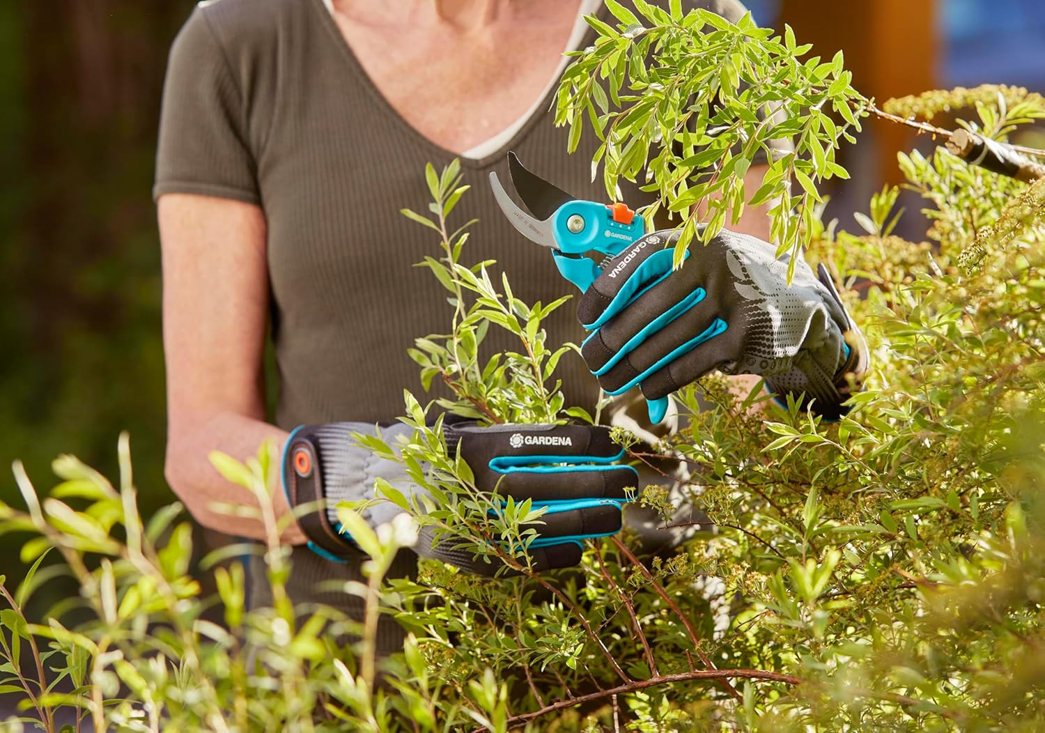 Gardena Shrub Care Glove Size 8/M, Turquoise, Black, Grey, Orange