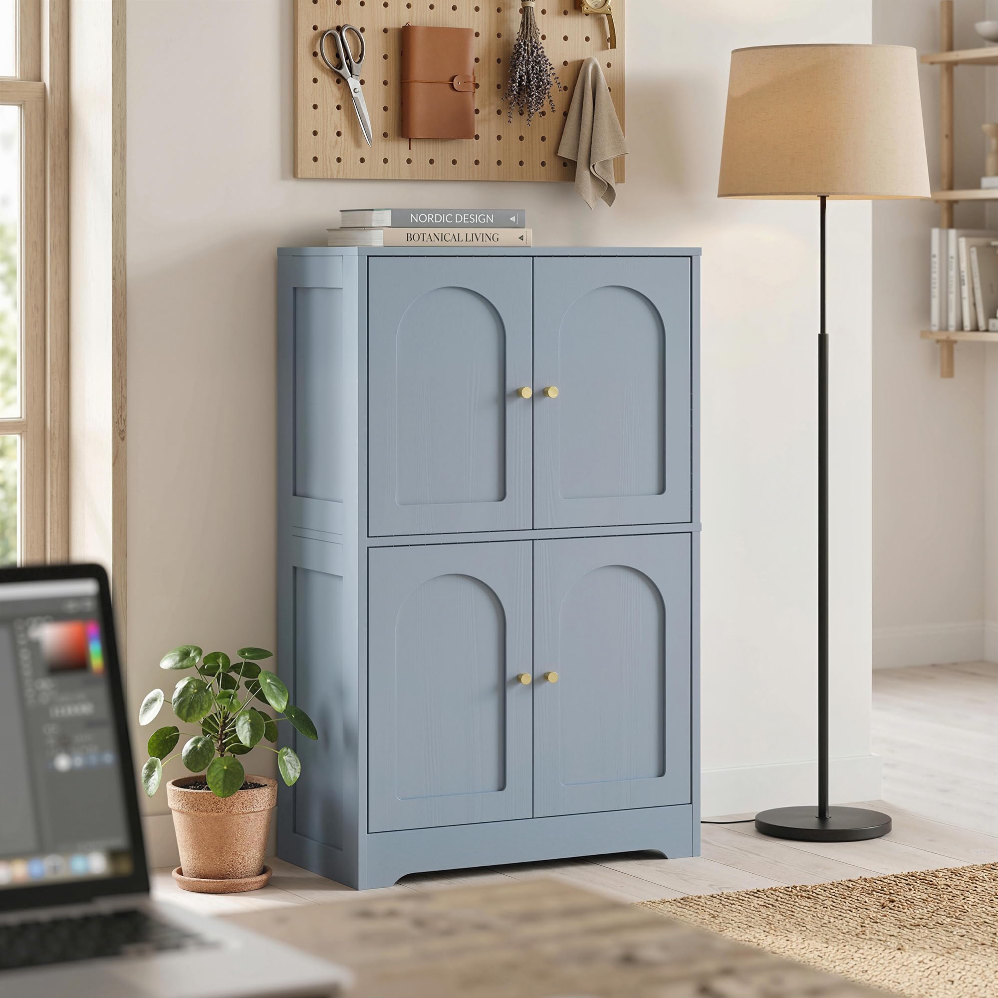 HOMCOM Armoire de cuisine de 110 cm, placard de rangement de cuisine indépendant avec 4 portes cintrées et 2 étagères réglables, placard de garde-manger moderne pour salle à manger, gris