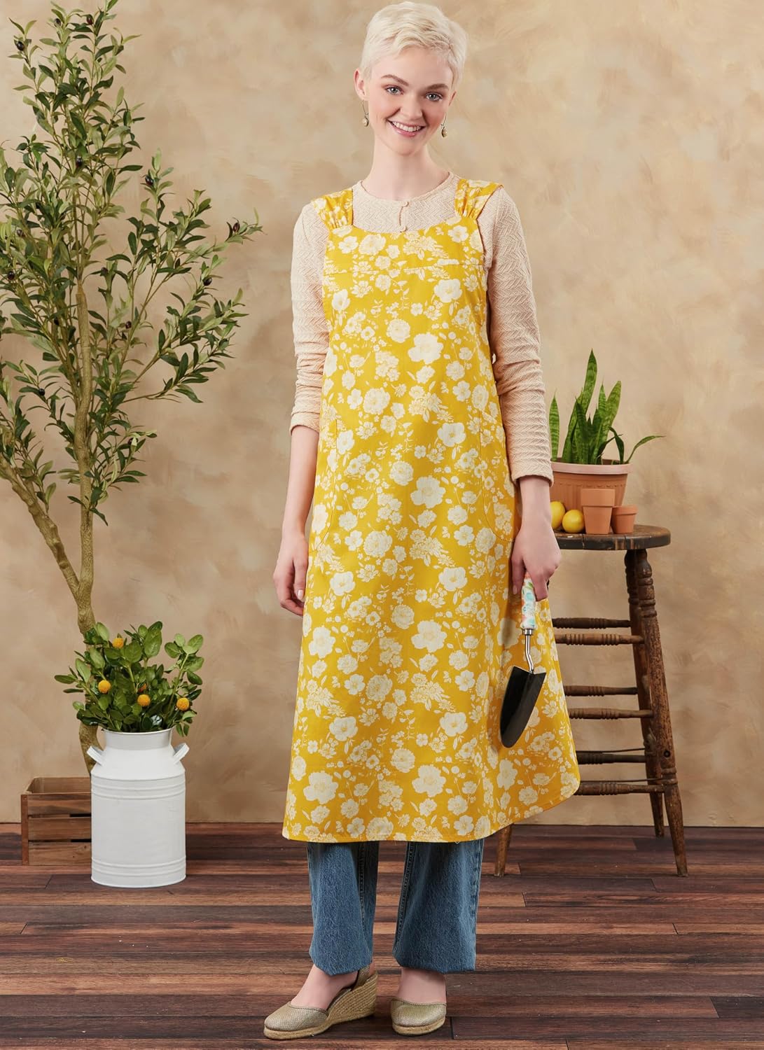 Simplicity S3257 Sewing Pattern for Misses' Cross Back Aprons