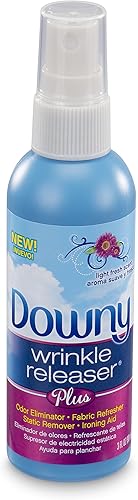 Miniatura 9 de Downy Spray liberador de arrugas, spray de tamaño de viaje + paquete de 2 de 16.9 onzas líquidas, fórmula todo en uno, elimina arrugas, estática y