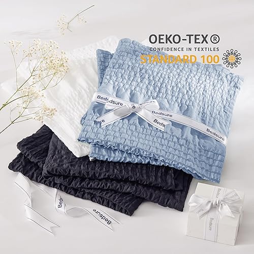 Miniatura 7 de Bedsure Juego de edredón tamaño Queen  Juego de cama de 7 piezas de edredón jacquard de sirsaca a rayas, cama en una bolsa con edredón, sábana