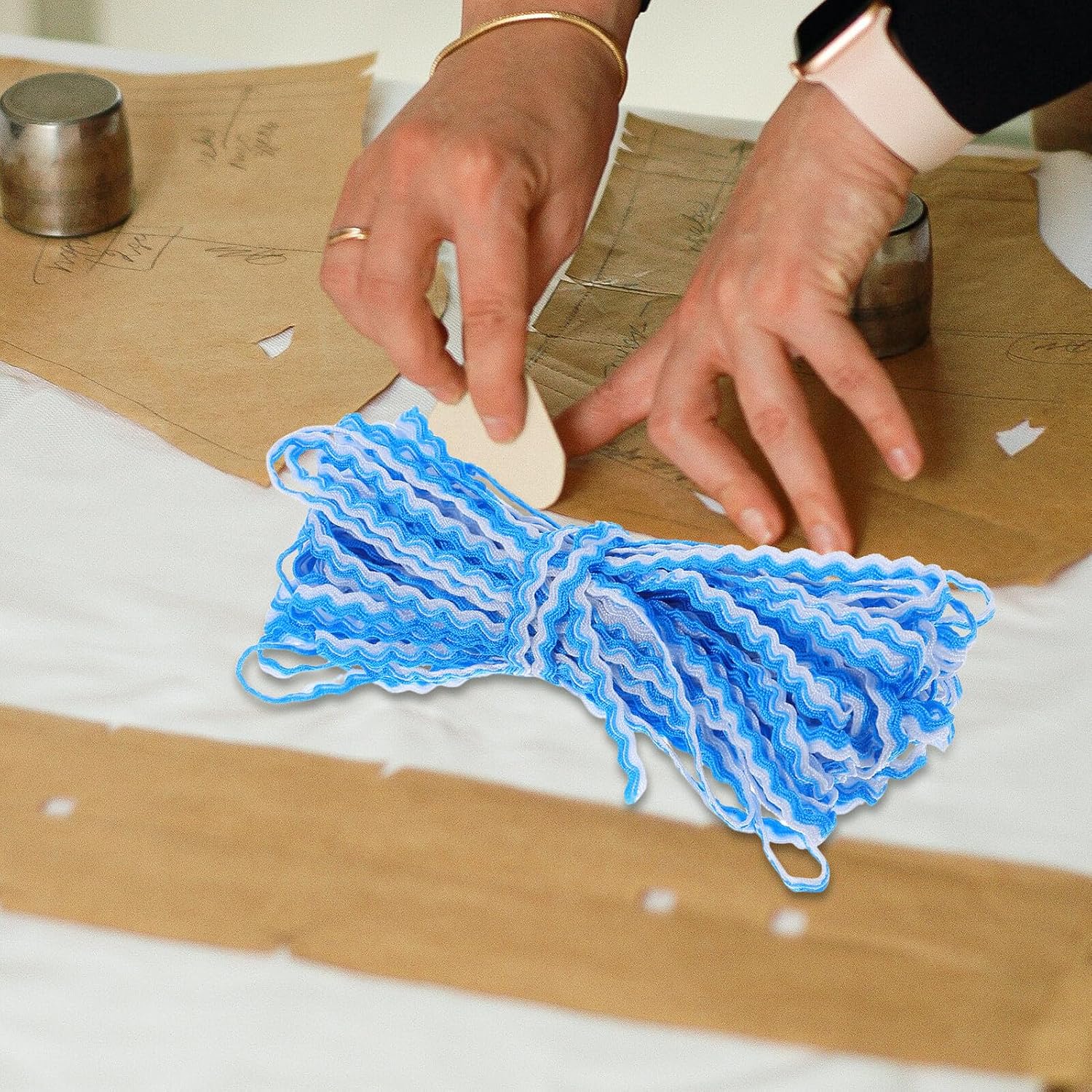 Double-Color Braided Wave Trim for Sewing and Crafts, 5mm Wide Curved Ribbon Binding, 16-Meter Roll for Clothing, Curtains, Upholstery, and Lampshade Decoration