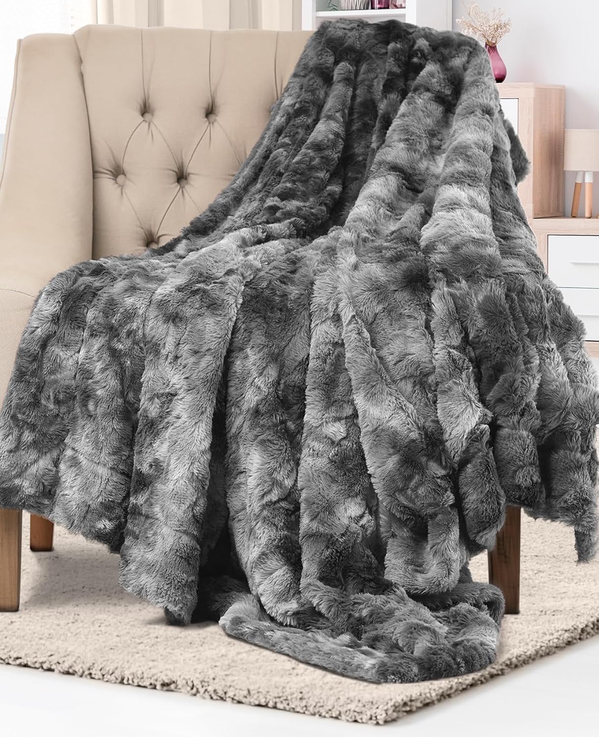 Everlasting Comfort Soft Comfortable Gray Faux Fur Throw Blanket for Couch - 50x65 Minky Fluffy Fall Blankets Throws