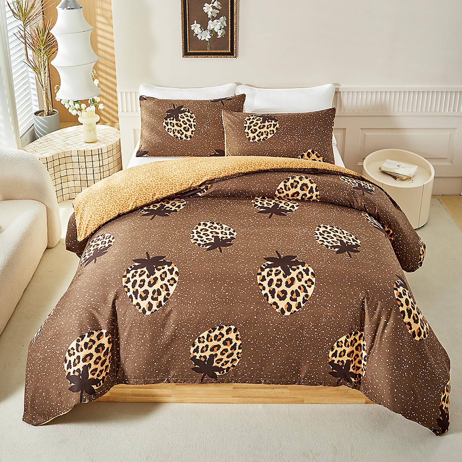 JQWUPUP Leopard Print Strawberry Bedding Set, King Size Duvet Cover for Kids Adults Reversible Duvet Cover with 2 Pillowcases