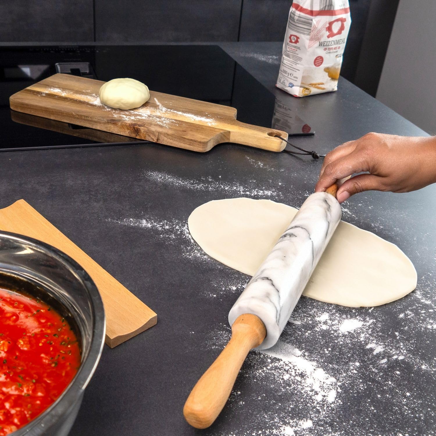 Intirilife Rodillo de mármol con soporte Blanco - 46.5 cm - Rodillo para masa, rodillo de pastelería, rodillo de pizza, de mármol natural para un fácil amasado, fácil de limpiar
