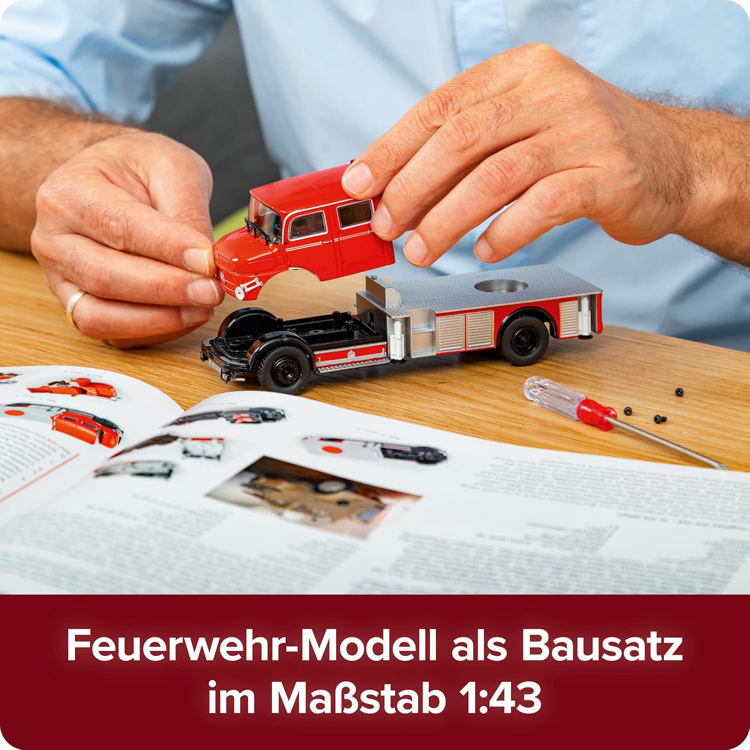 Franzis 67206 Адвентский календарь пожарной службы металлическая модель Mercedes-Benz L1519 в масштабе 1 43 в комплекте с 52-страничной книжкой с дополнительными материалами
