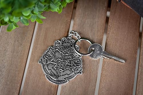 Vista 5 de Seven20 Auténtico Harry Potter Hogwarts Crest 3 pulgadas Diecast Llavero elegante 3 en réplica con Ravenclaw Slytherin Gryffindor Hufflepuff House