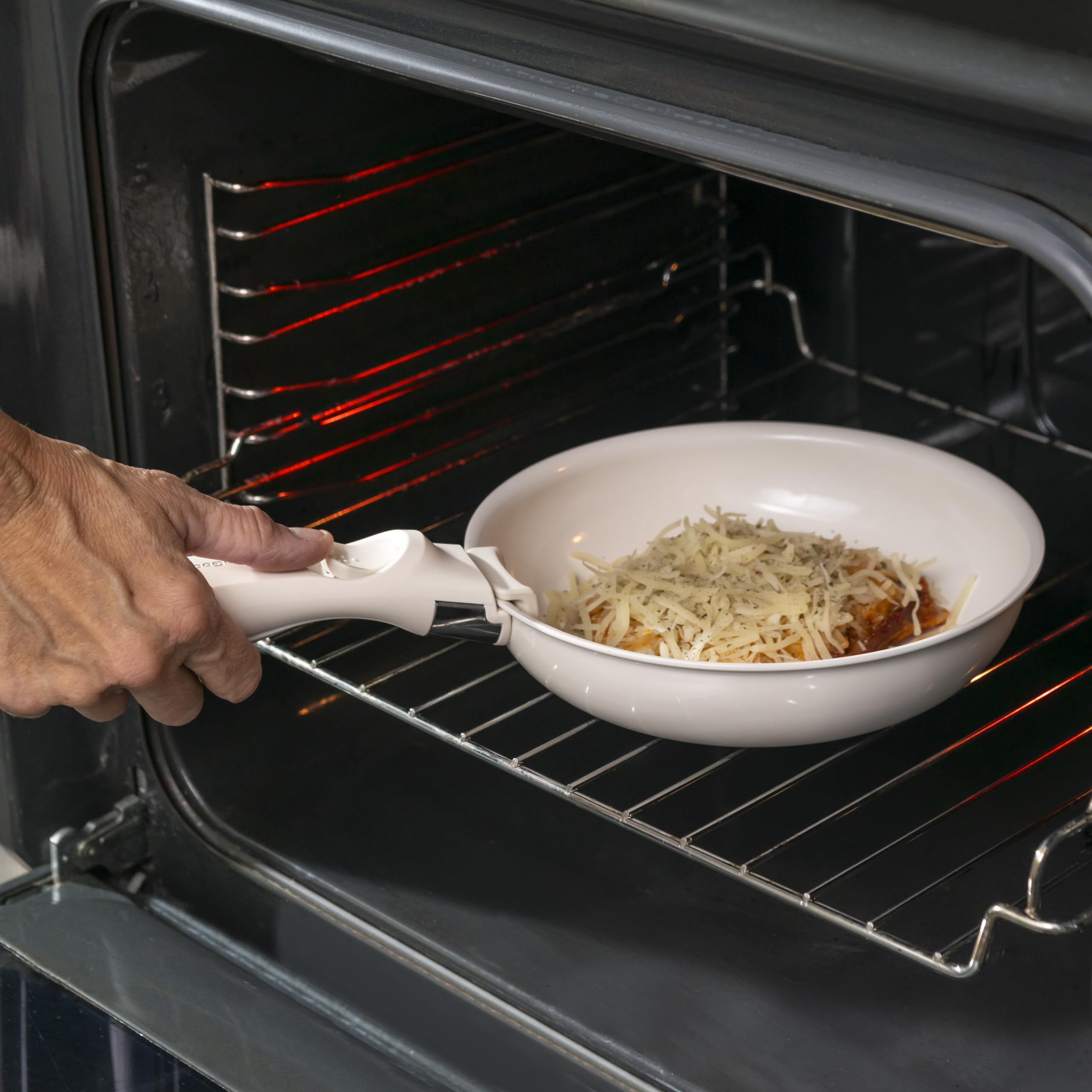InnovaGoods® Juego de sartenes Juego de utensilios de cocina antiadherentes con Mango Extraíble, Menaje de Cocina con Tapas, Todo Tipo de Cocinas y Horno, apto Lavavajillas Horno. Beige (5 piezas)