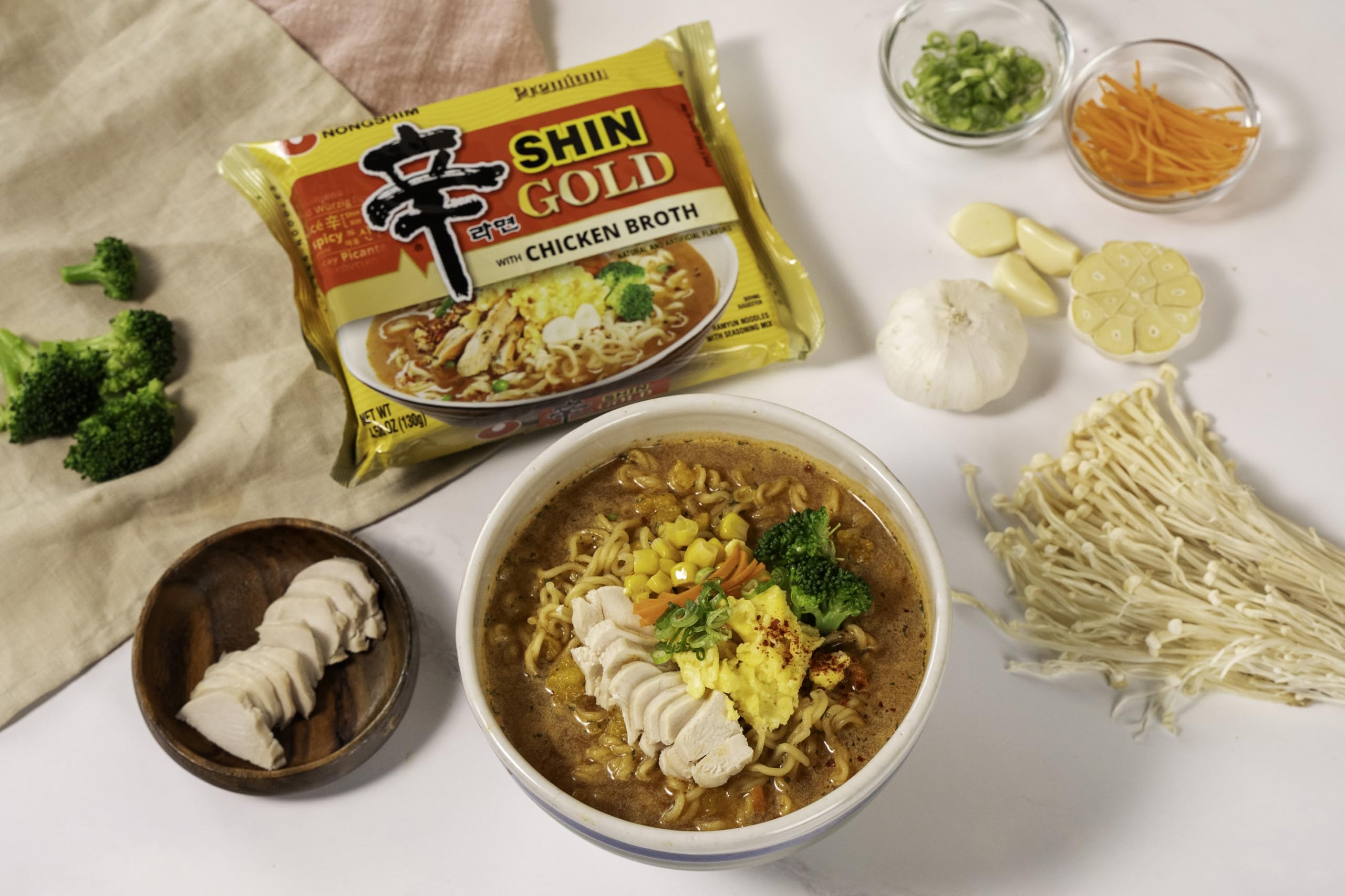 Nongshim Ramen Noodles, Gourmet Instant Ramen, Premium Microwavable Noodle Soup, Shin Gold, 4.58 Ounce (Pack of 16)