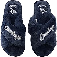 Vista 12 de FOCO Pantuflas deslizantes cruzadas mullidas con logotipo de texto del equipo NFL para mujeres