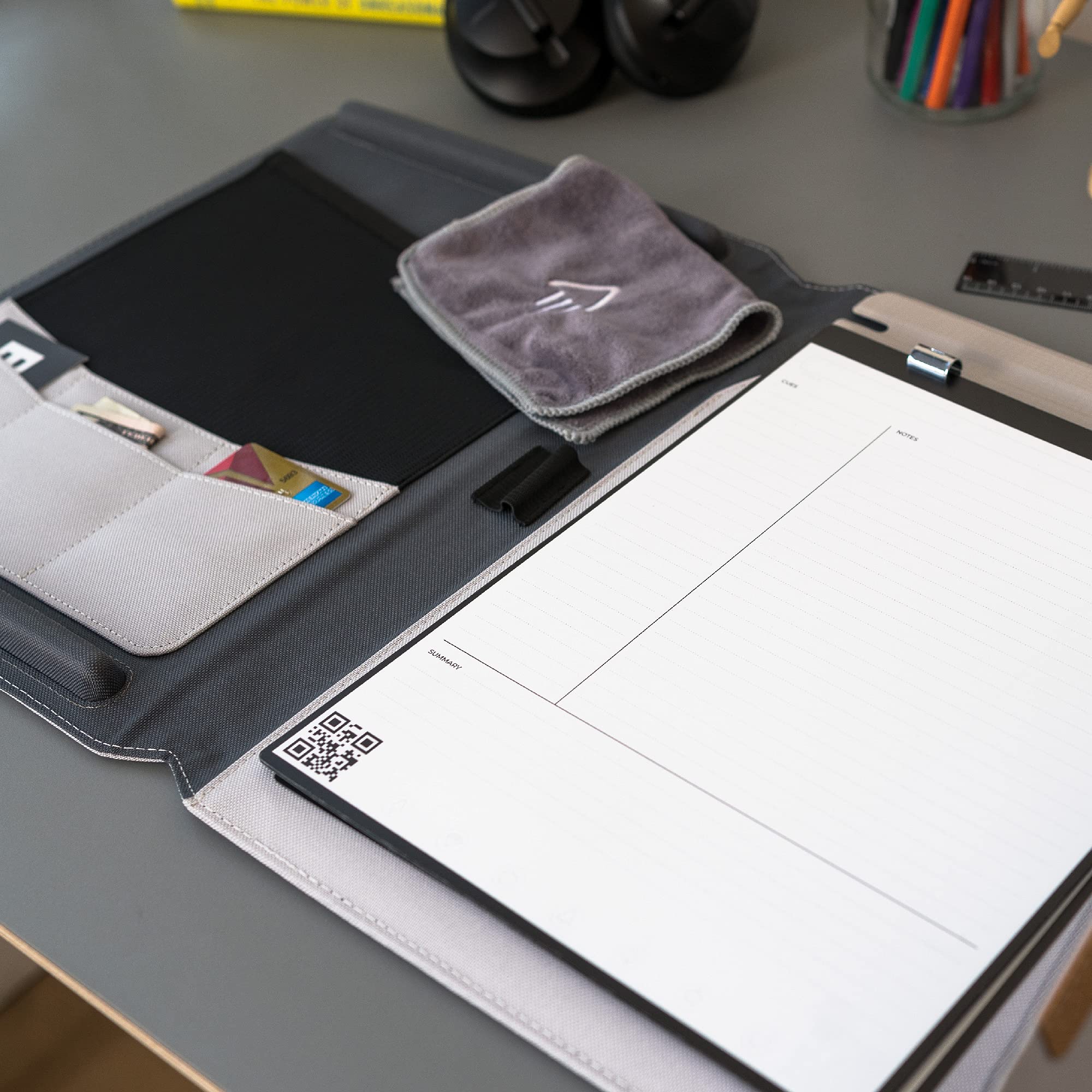 Rocketbook Kapselhülle für Orbitbriefe, 100% recycelbar, mit Stifthalter, Magnetverschluss und Innenaufbewahrung, Grau