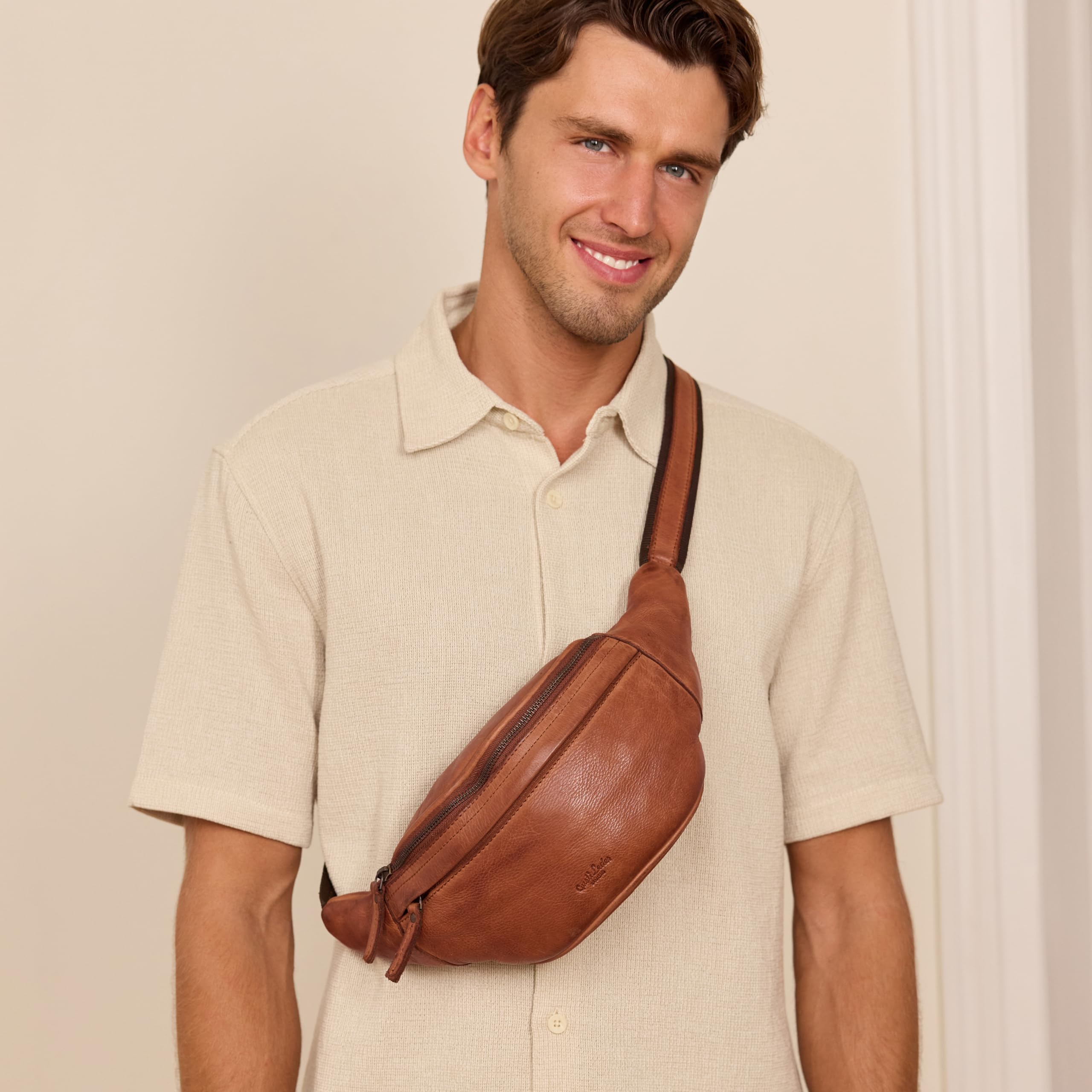 Gusti Marsupio Pelle Spencer – Marsupio Pelle Uomo & Donna in Vera Pelle con Cinghia Regolabile, Stile Vintage Elegante e Compatto
