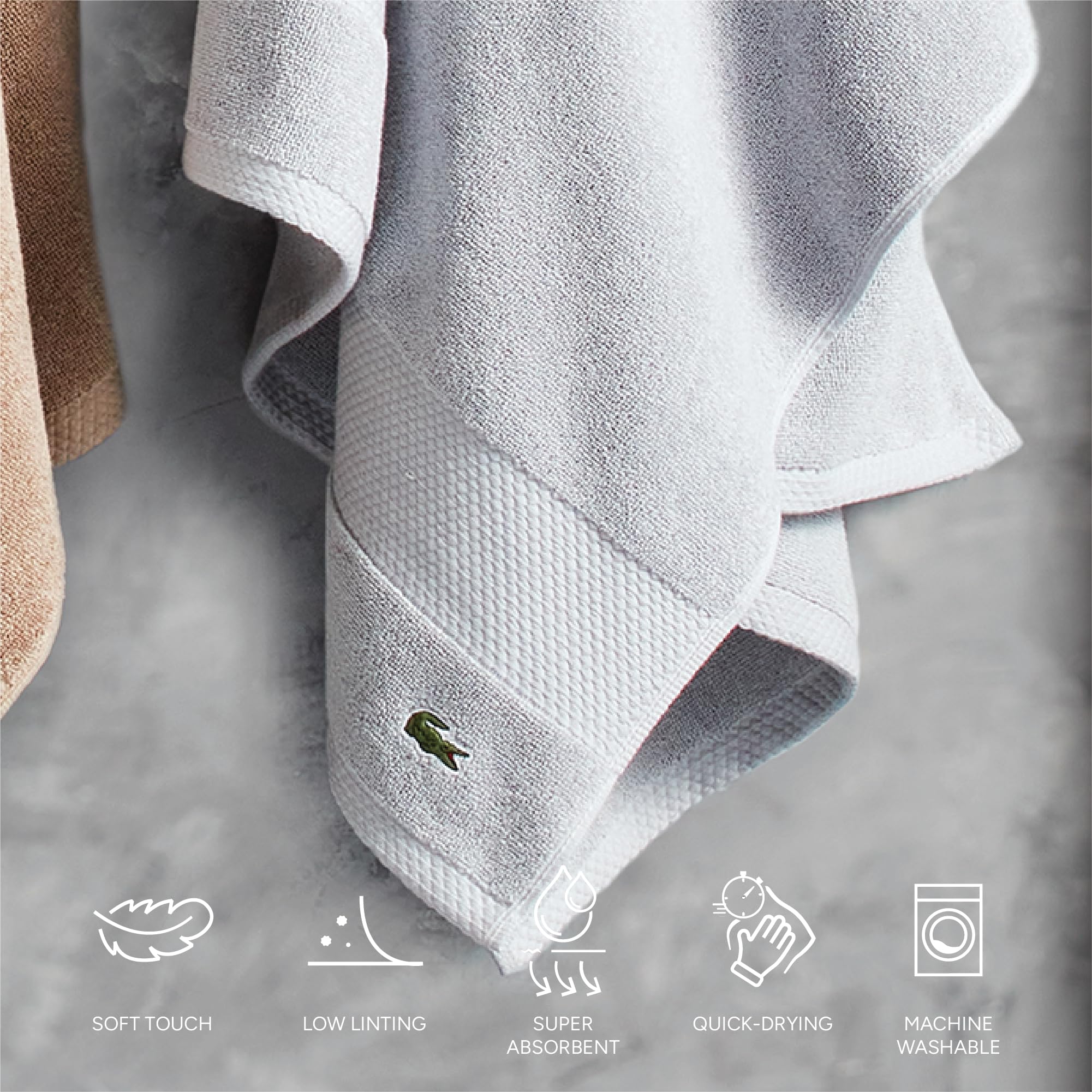 Lacoste ホワイトバスタオル 2枚セット タオル・バス用品 Lacoste ホワイトバスタオル 2枚セット